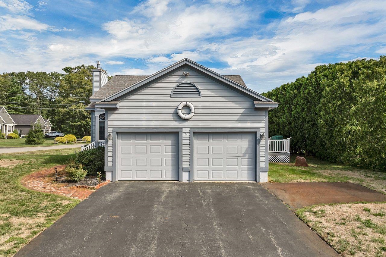 Seabrook, New Hampshire, 03874, United States, 3 Bedrooms Bedrooms, ,2 BathroomsBathrooms,Residential,For Sale,1986462