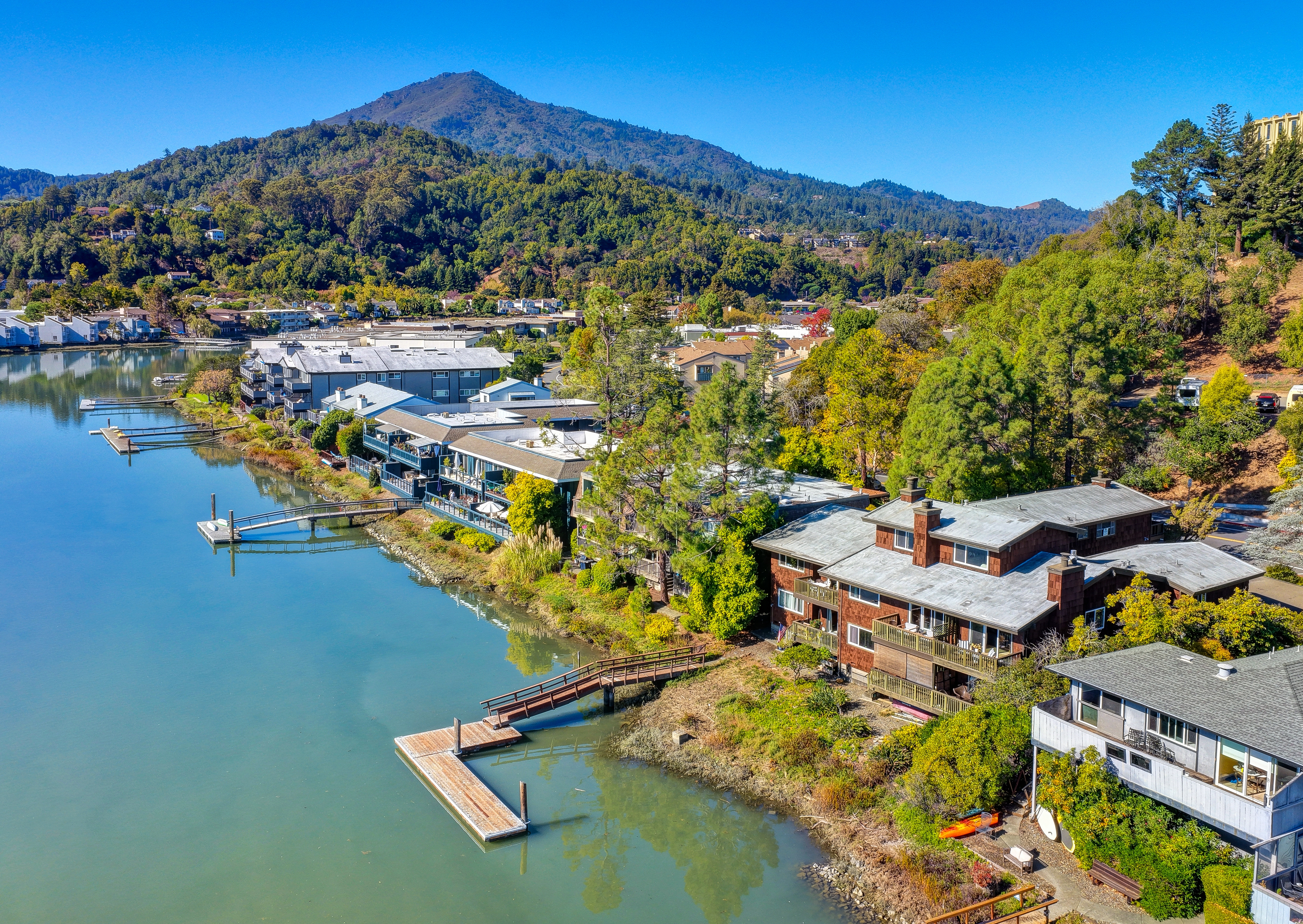  Waterfront Living in the Heart of Greenbrae - 物件實景