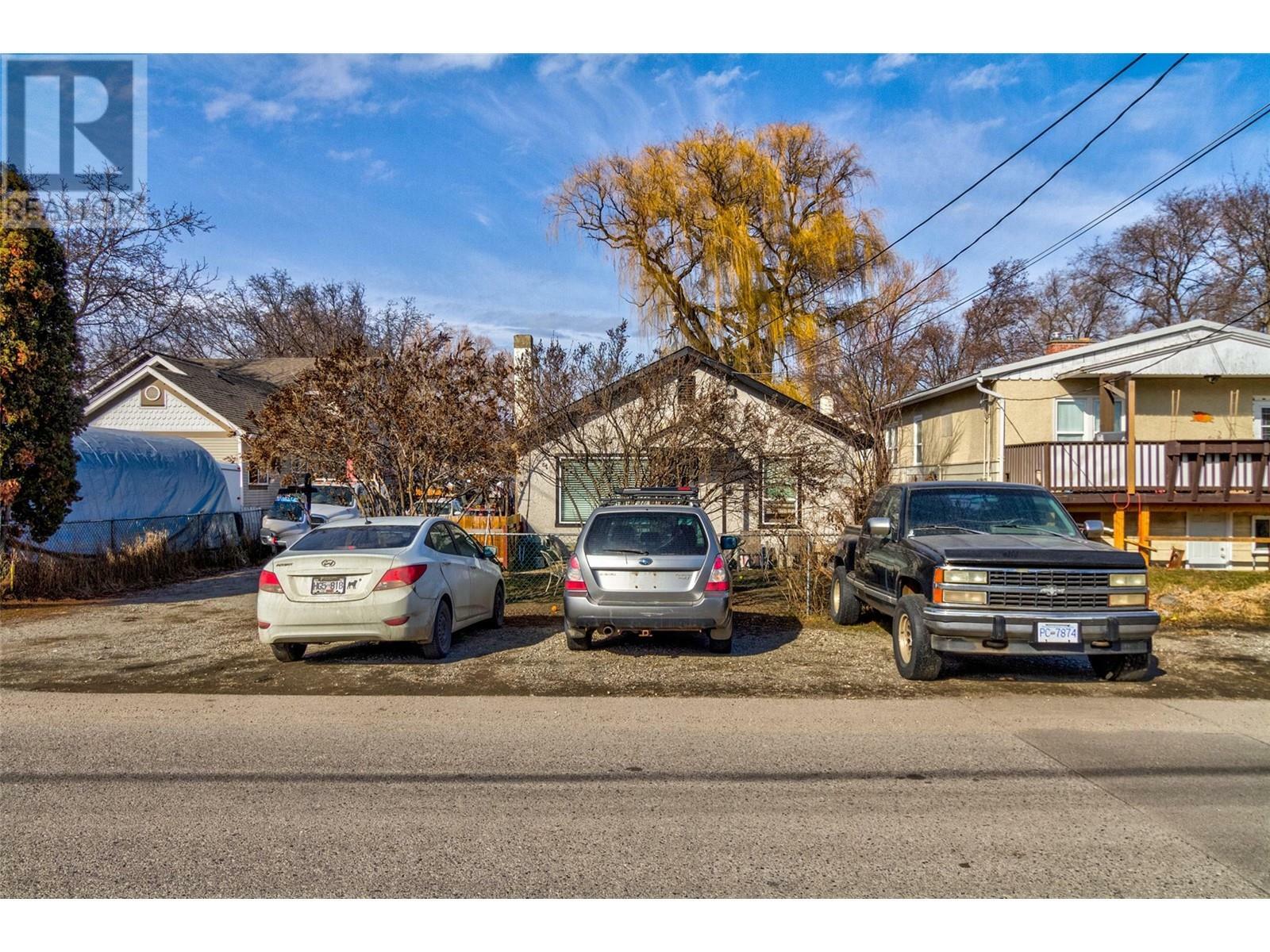 KELOWNA, British Columbia, V1Y 5P7, CA, 3 Bedrooms Bedrooms, ,1 BathroomBathrooms,Residential,For Sale,1837730