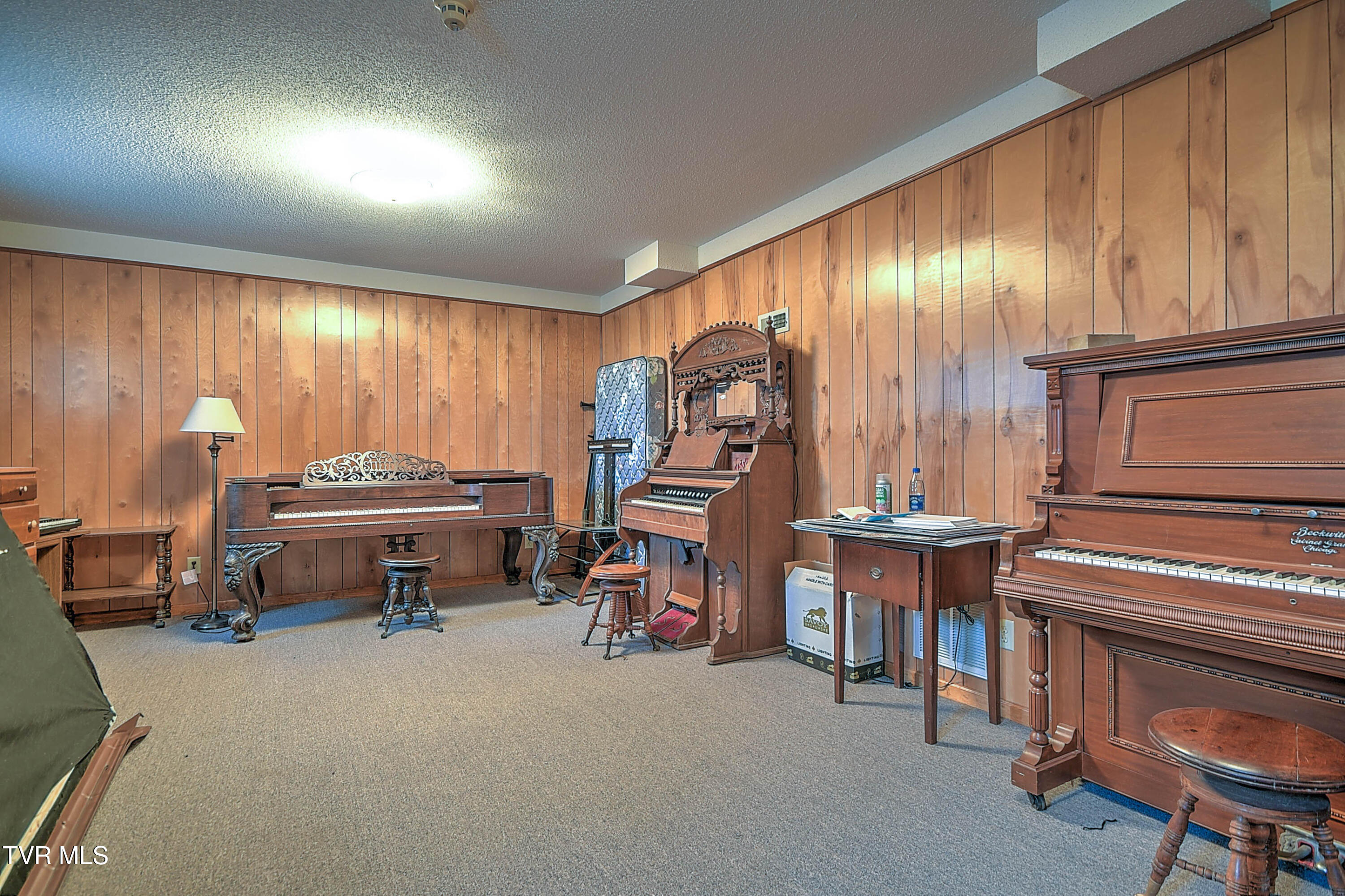 Greeneville, Tennessee, 37745, United States, 4 Bedrooms Bedrooms, ,4 BathroomsBathrooms,Residential,For Sale,1899304