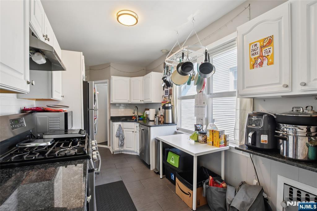 Bloomfield, New Jersey, 07003, United States, 4 Bedrooms Bedrooms, ,2 BathroomsBathrooms,Residential,For Sale,1897617