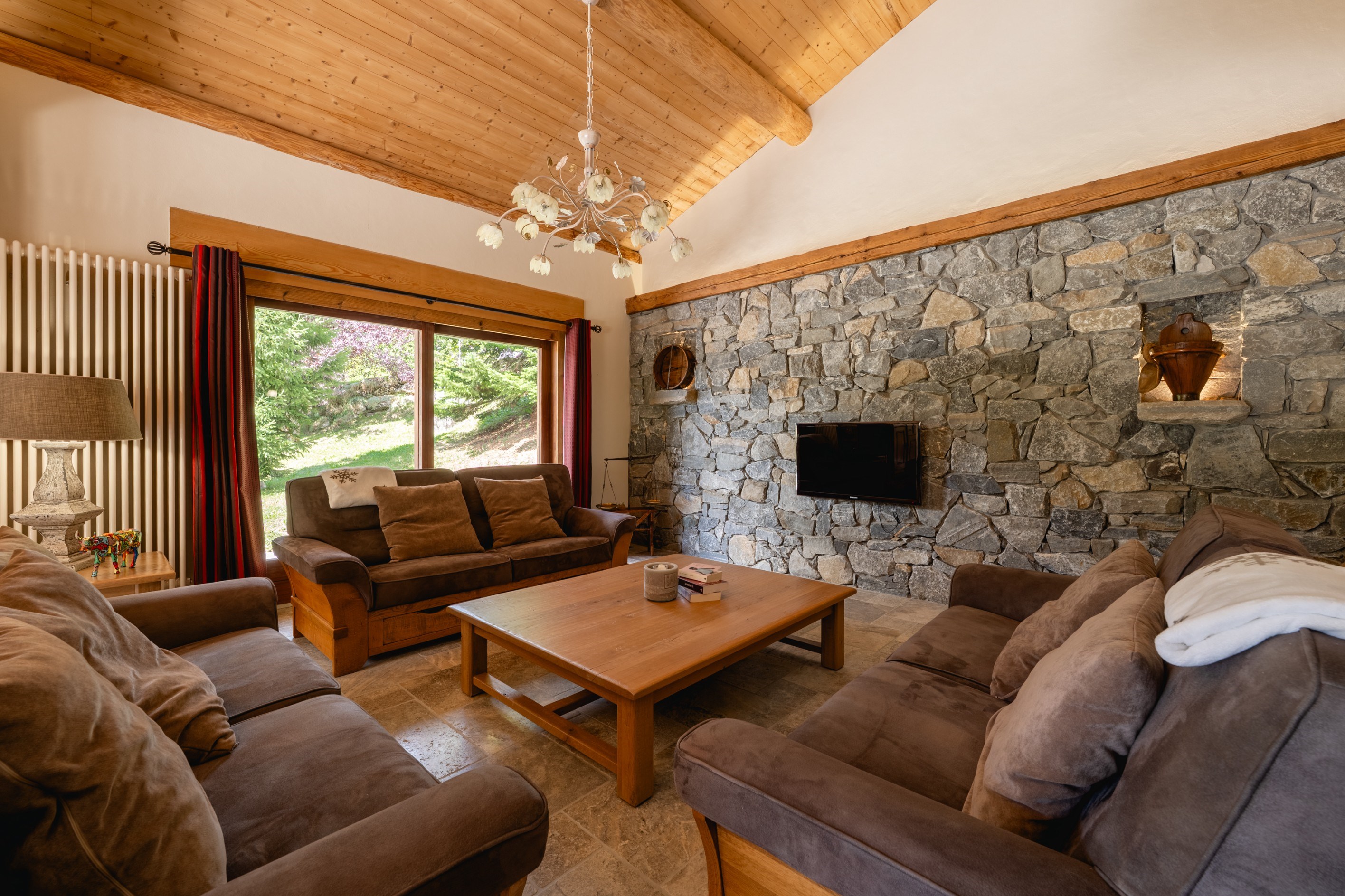  EXCEPTIONAL CHALET – NEAR THE SKI SLOPES – VIEW OF THE ARAVIS MOUNTAIN RANGE - 物件實景