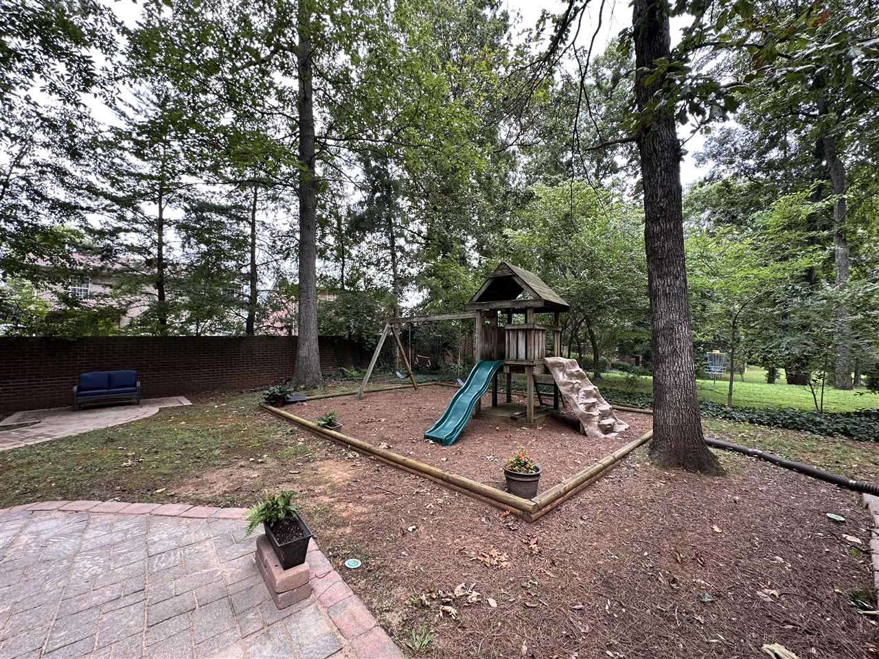 Bowling Green, Kentucky, 42104, United States, 5 Bedrooms Bedrooms, ,3 BathroomsBathrooms,Residential,For Sale,1907465