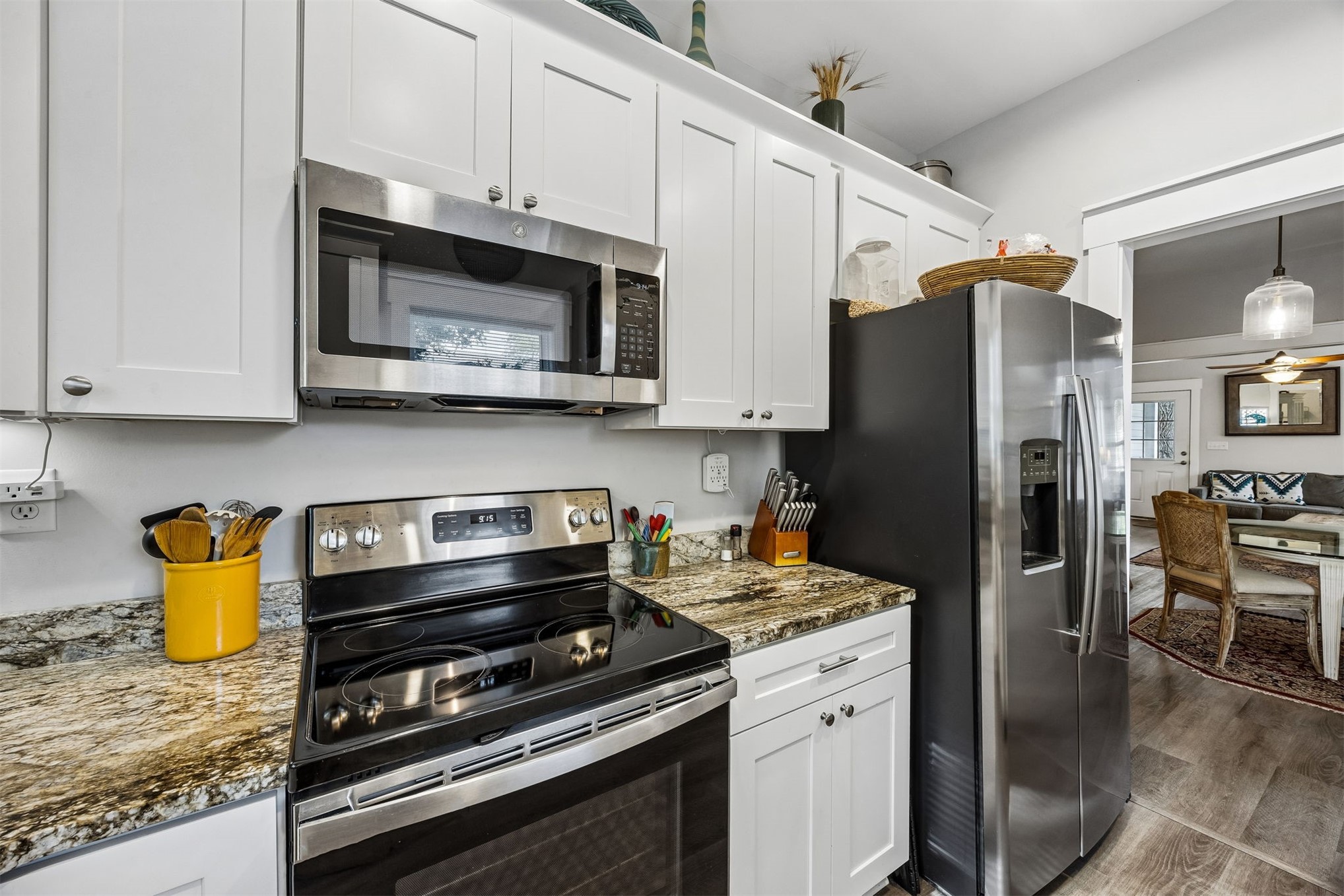 Fernandina Beach, Florida, 32034, United States, 3 Bedrooms Bedrooms, ,2 BathroomsBathrooms,Residential,For Sale,2040424