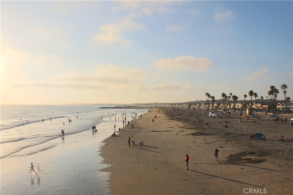 Newport Beach, California, 92660, United States, 2 Bedrooms Bedrooms, ,2 BathroomsBathrooms,Residential,For Sale,1988244