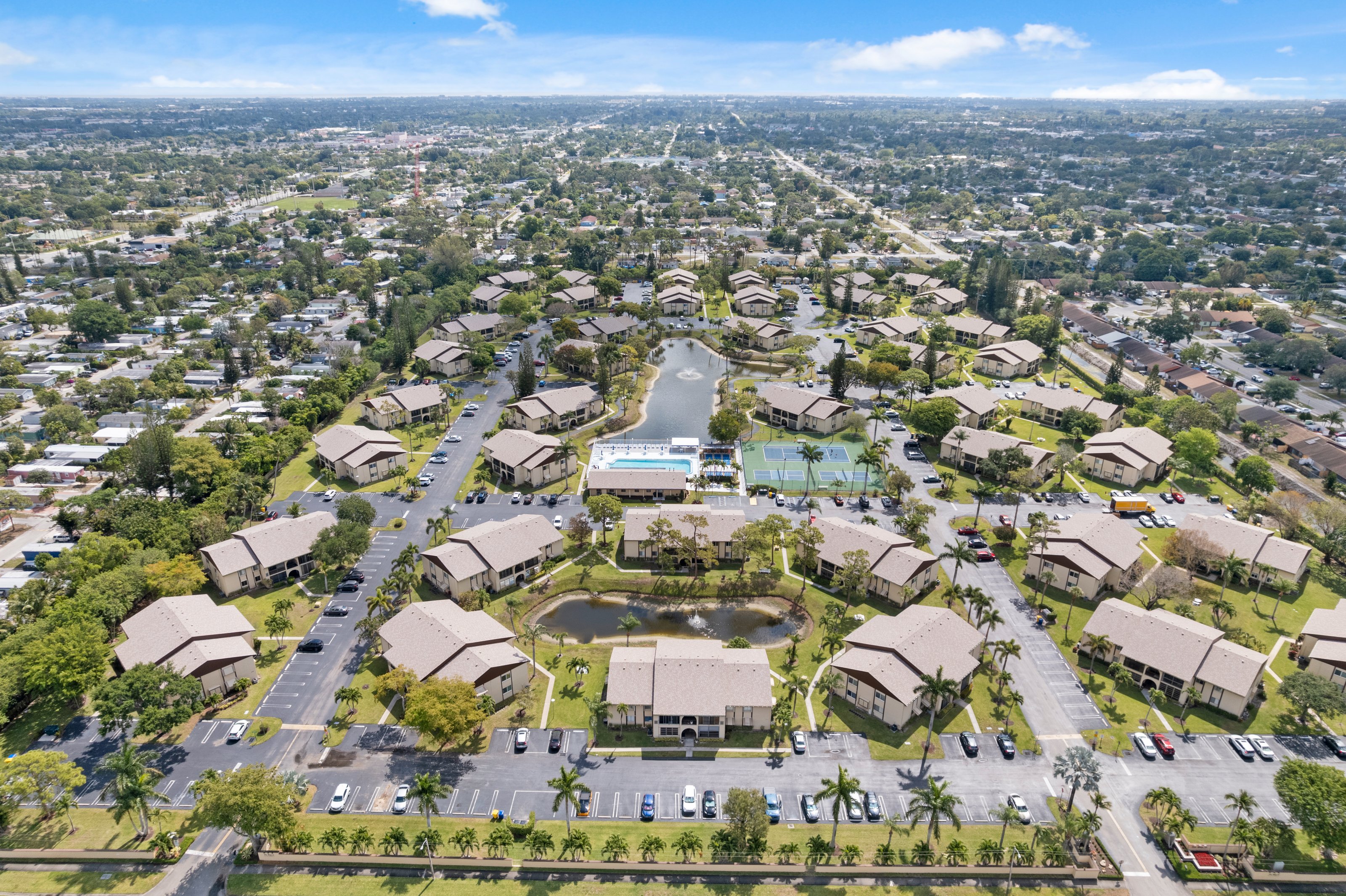 339 Pine Ridge Circle, Greenacres, FL, 33463 - 物件實景