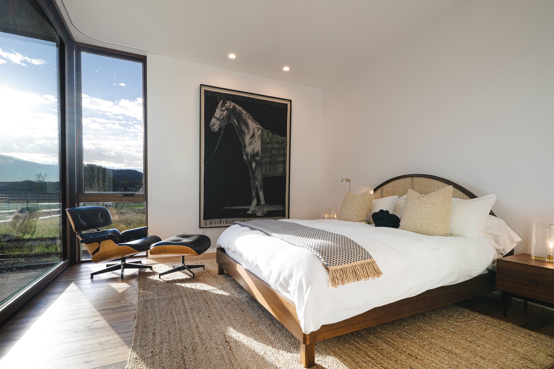  Single-Level Modern at Old Ranch Road Surrounded by Meadow and Mountain Views - 物件實景
