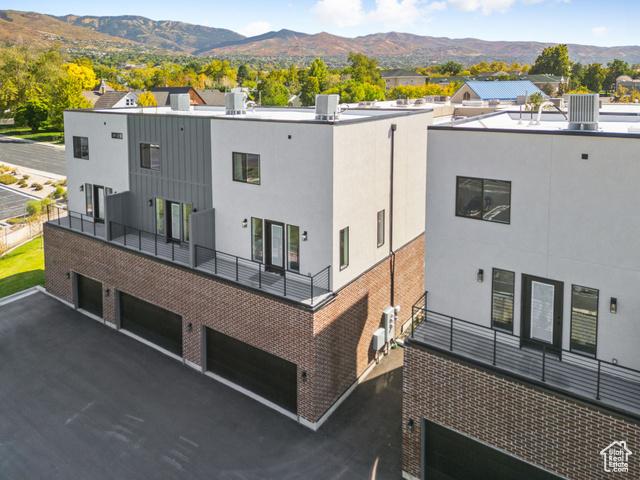 Bountiful, Utah, 84010, United States, 2 Bedrooms Bedrooms, ,3 BathroomsBathrooms,Residential,For Sale,1979748