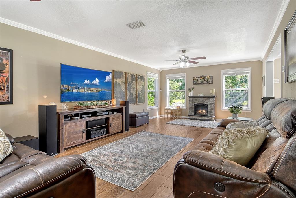 Bradenton, Florida, 34212, United States, 3 Bedrooms Bedrooms, ,3 BathroomsBathrooms,Residential,For Sale,1903405