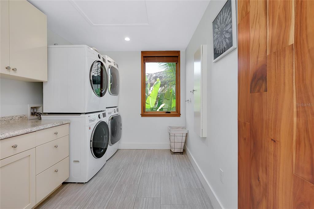 Sarasota, Florida, 34236, United States, 5 Bedrooms Bedrooms, ,6 BathroomsBathrooms,Residential,For Sale,1994803