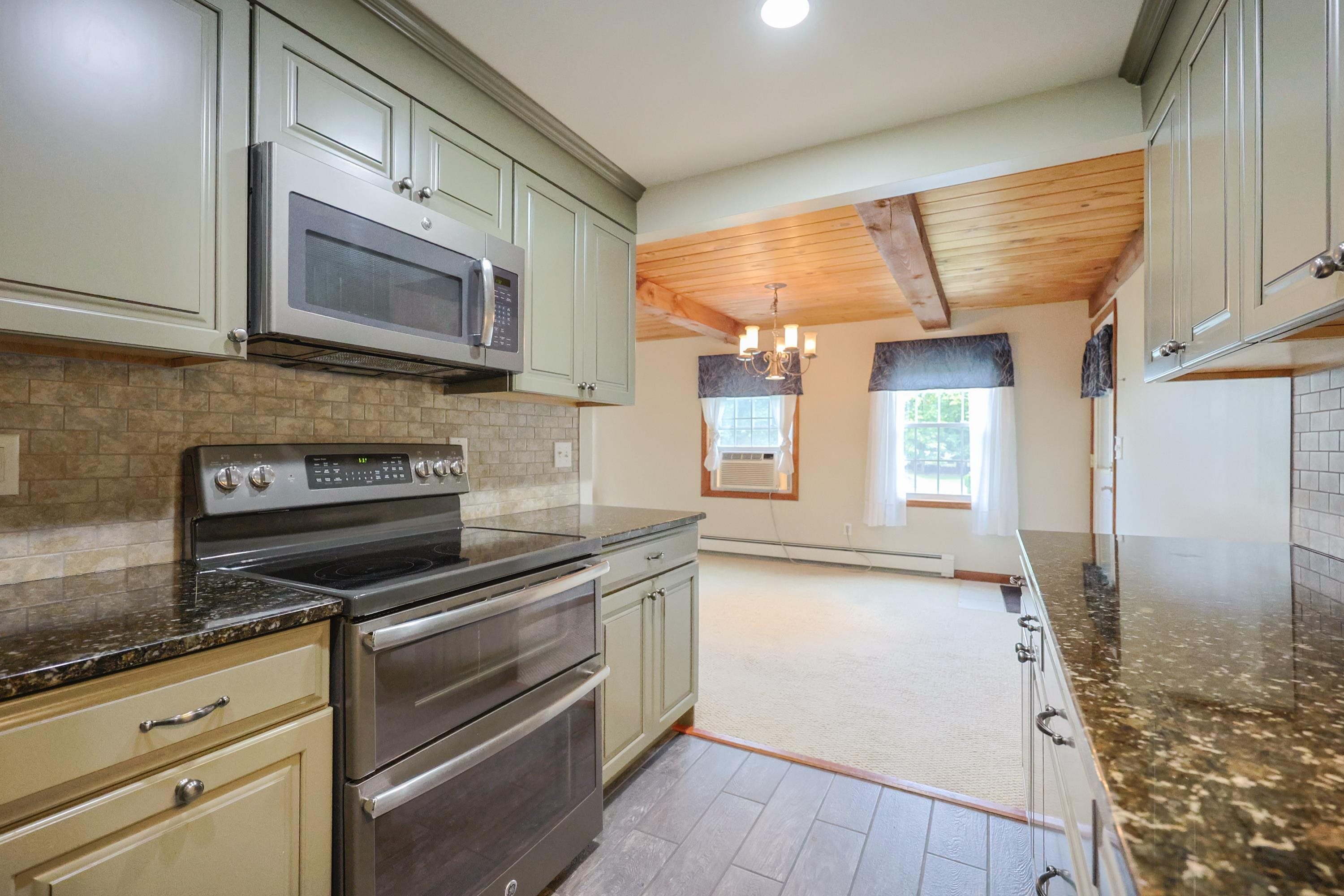 Hampstead, New Hampshire, 03826, United States, 4 Bedrooms Bedrooms, ,2 BathroomsBathrooms,Residential,For Sale,1890507