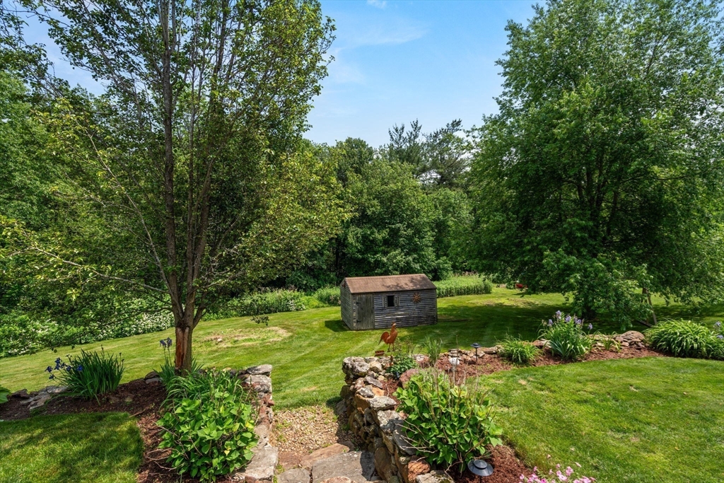 Paxton, Massachusetts, 01612, United States, 4 Bedrooms Bedrooms, ,4 BathroomsBathrooms,Residential,For Sale,1940308