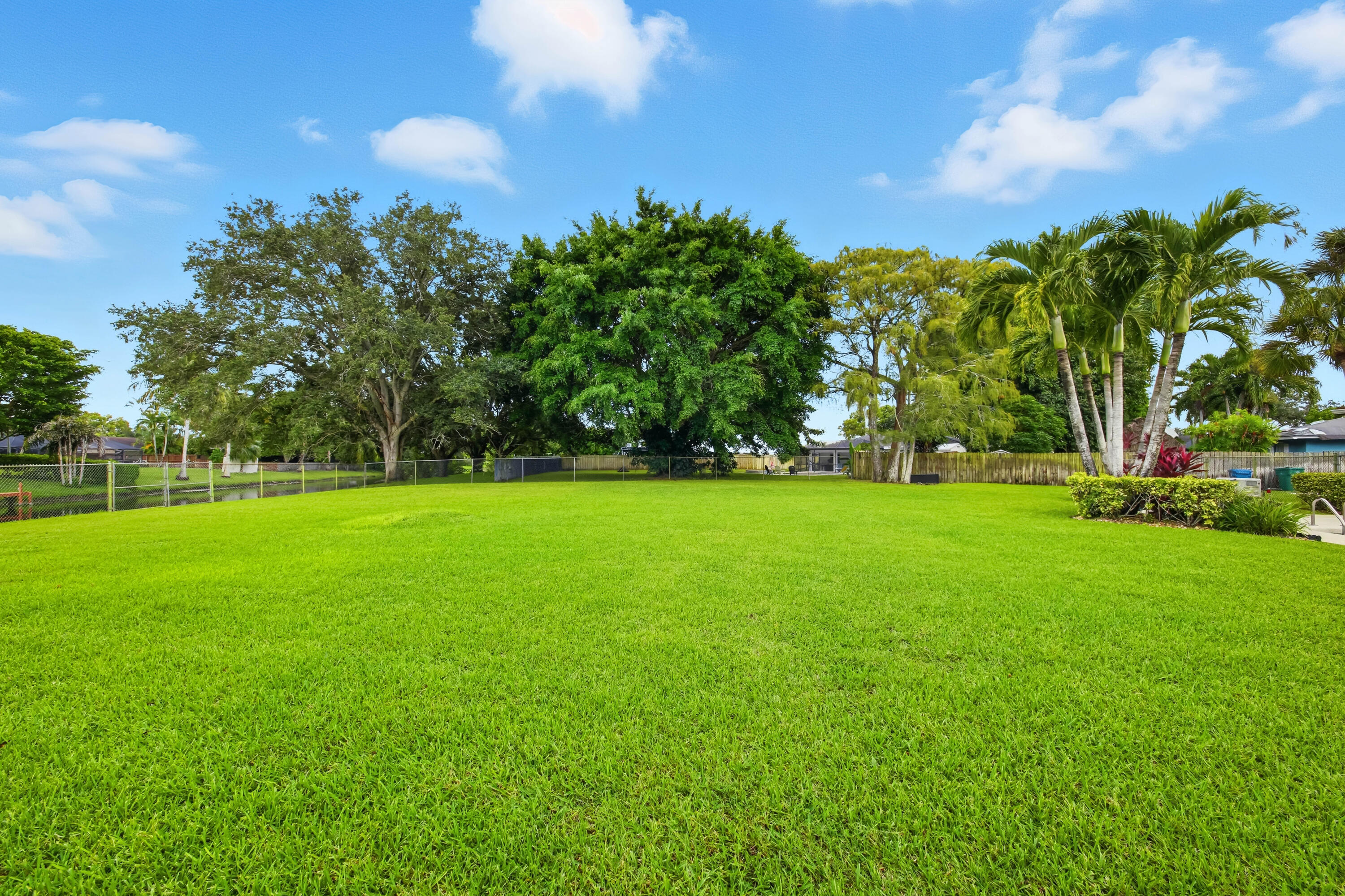 Royal Palm Beach, Florida, 33411, United States, 3 Bedrooms Bedrooms, ,3 BathroomsBathrooms,Residential,For Sale,1970121