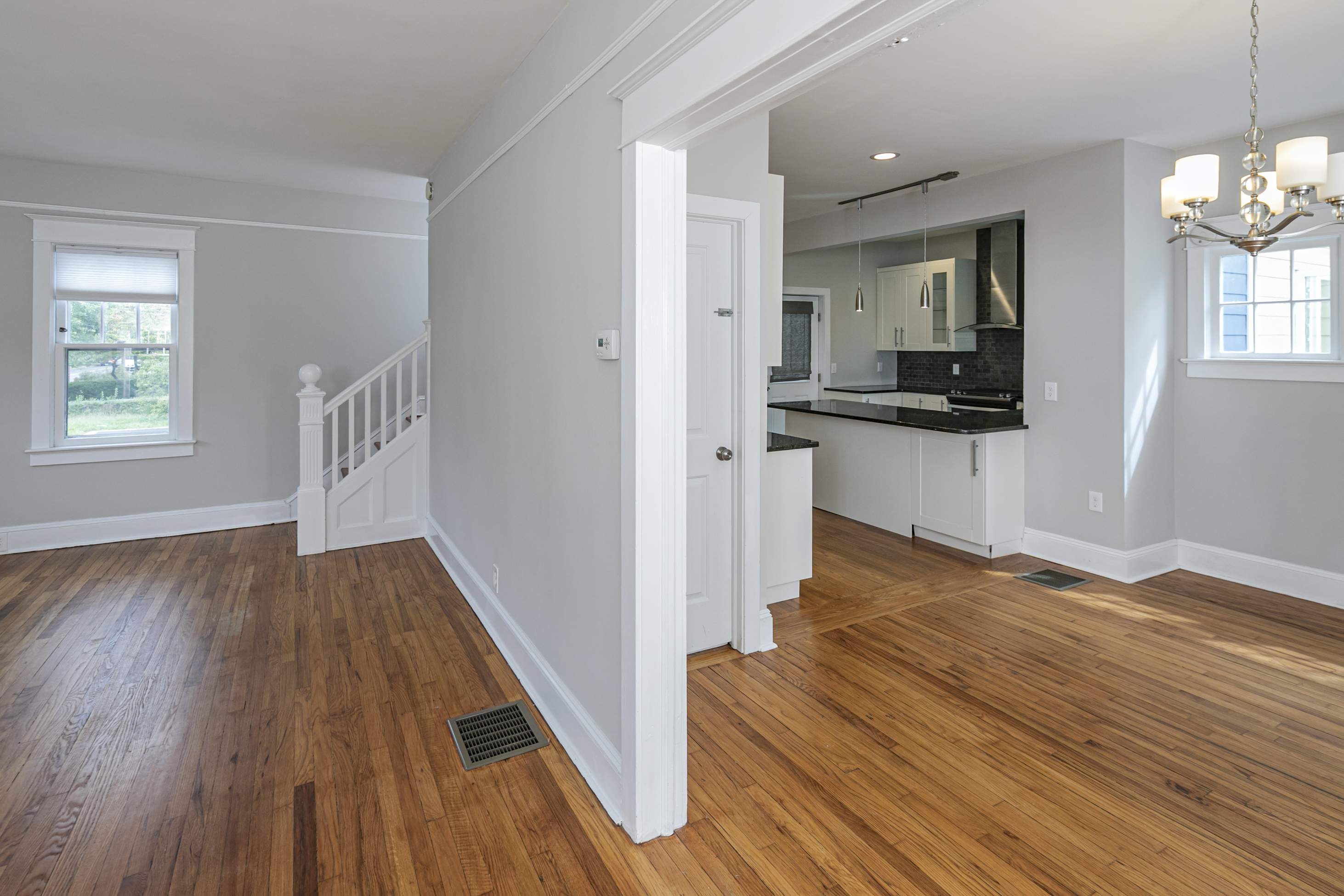  Pretty Porch, Polished Wood Floors, Prime Princeton Location - 物件實景