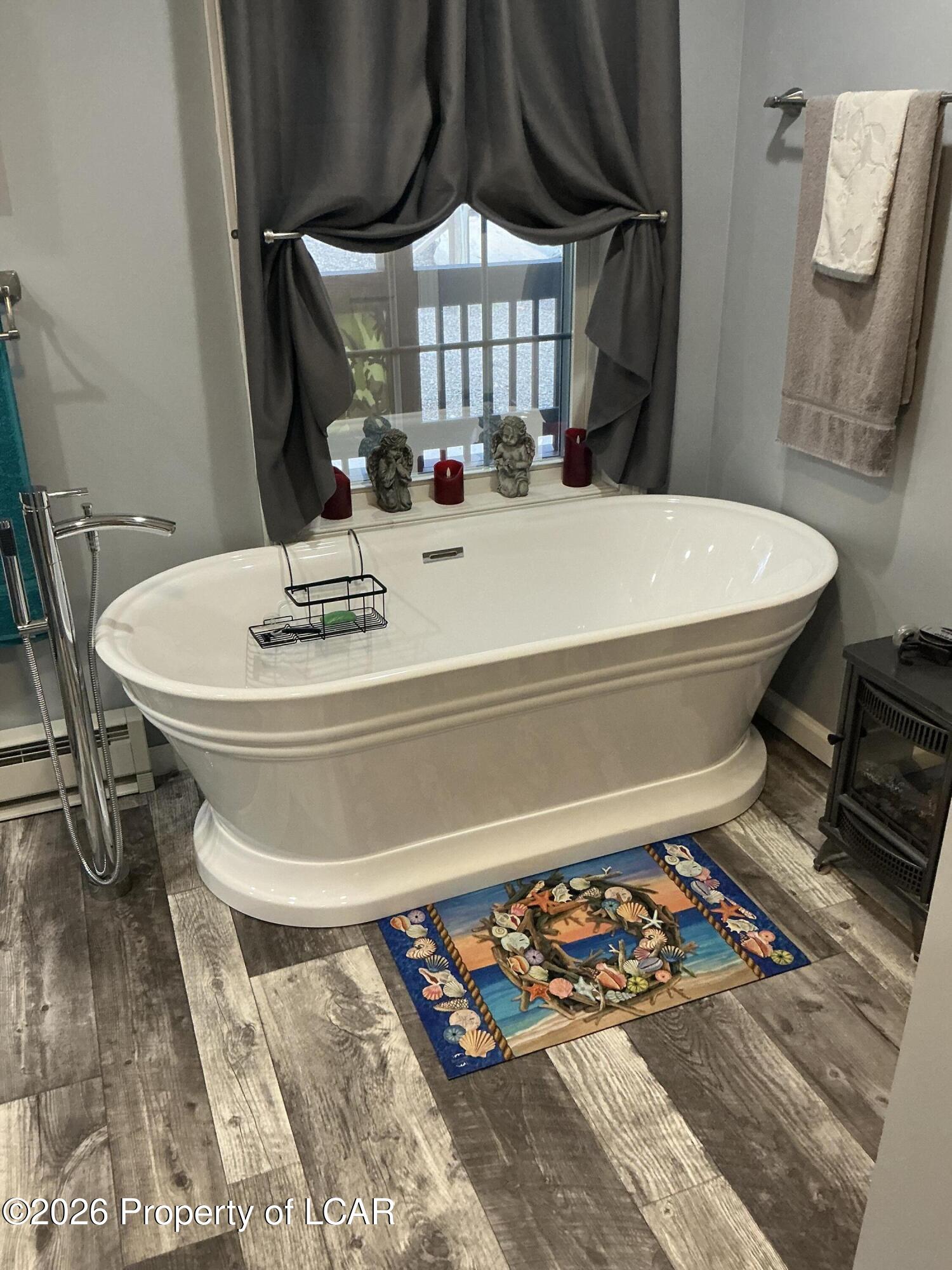 Hunlock Creek, Pennsylvania, 18621, United States, 3 Bedrooms Bedrooms, ,2 BathroomsBathrooms,Residential,For Sale,2044262