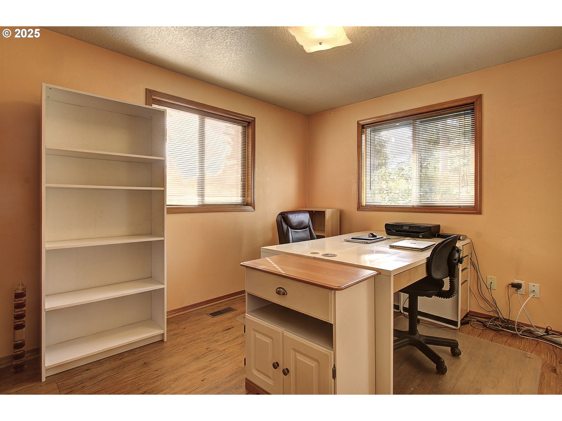 Vancouver, Washington, 98682, United States, 5 Bedrooms Bedrooms, ,2 BathroomsBathrooms,Residential,For Sale,1960413