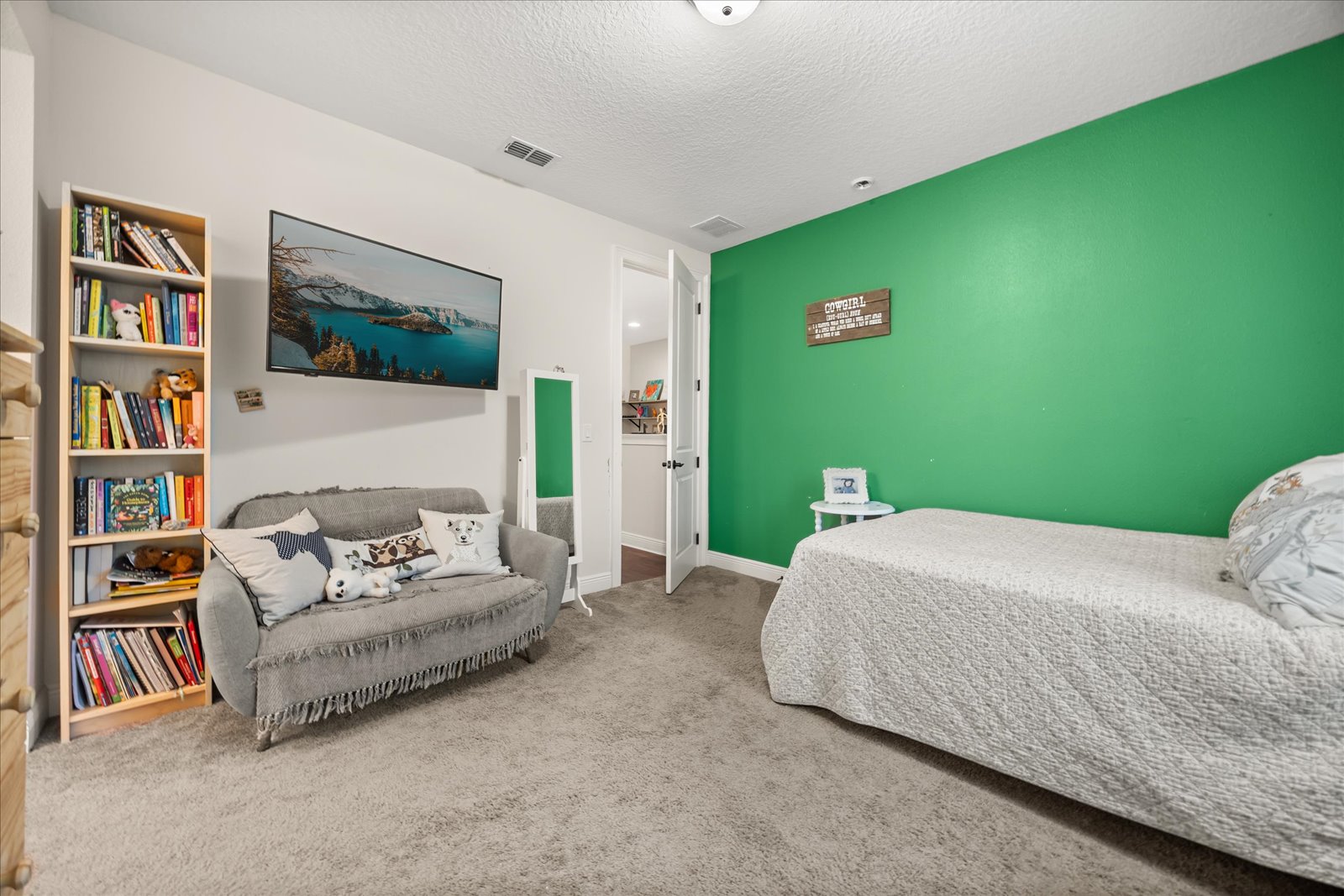 Orlando, Florida, 32836, United States, 6 Bedrooms Bedrooms, ,4 BathroomsBathrooms,Residential,For Sale,1943887