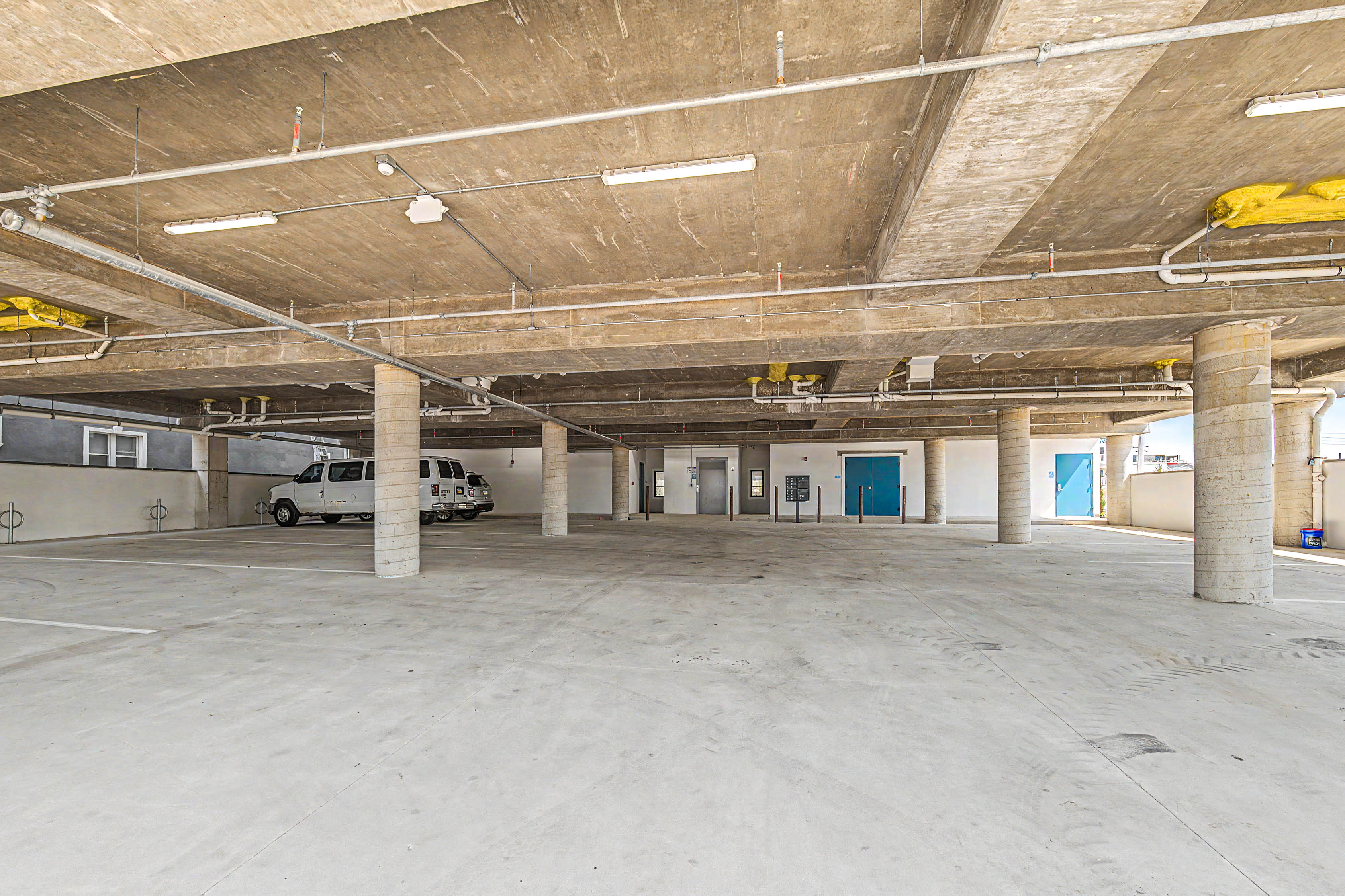  323 E Oak Avenue Unit 201 - 物件實景
