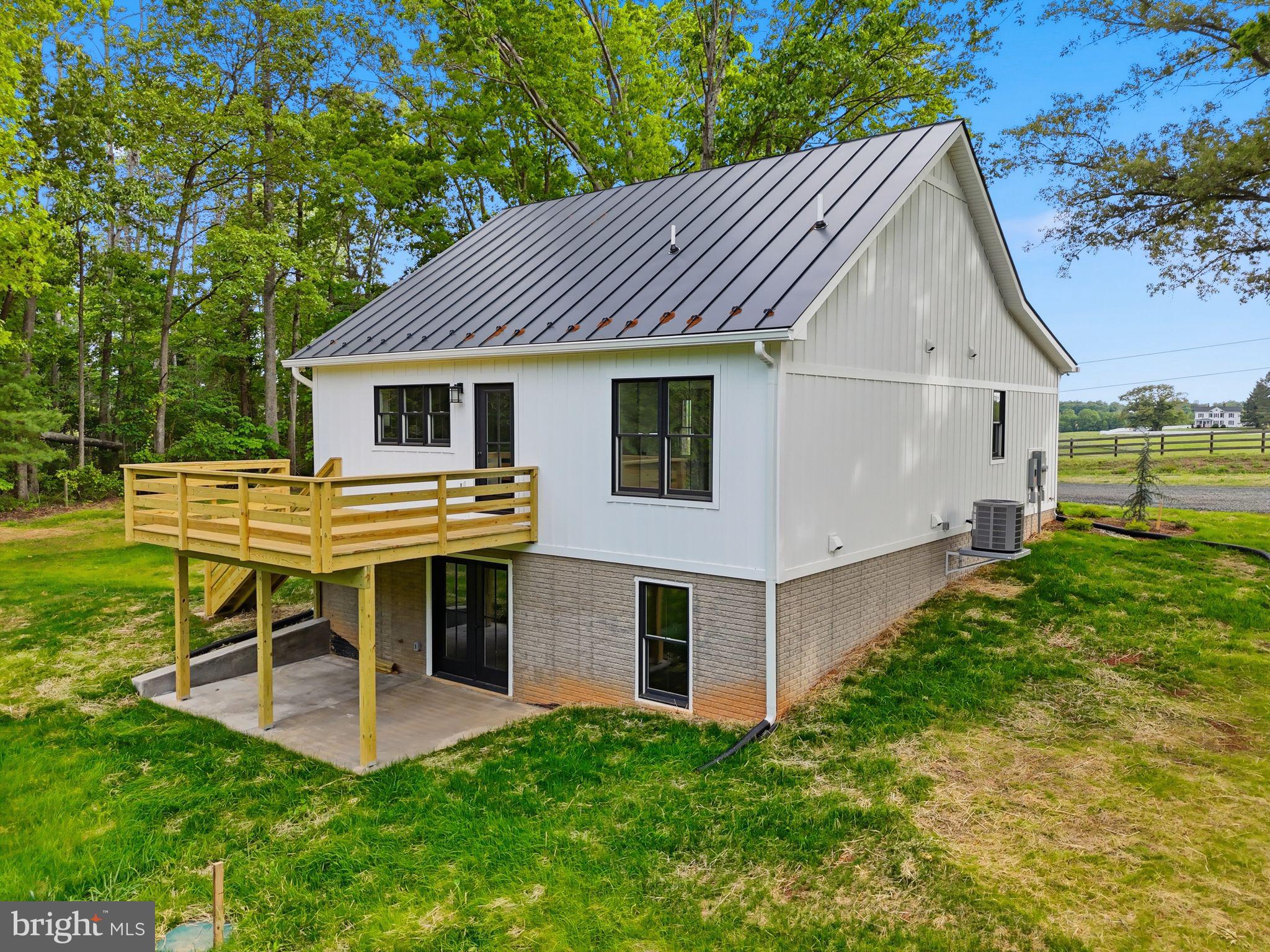 Reva, Virginia, 22735, United States, 2 Bedrooms Bedrooms, ,2 BathroomsBathrooms,Residential,For Sale,2048216