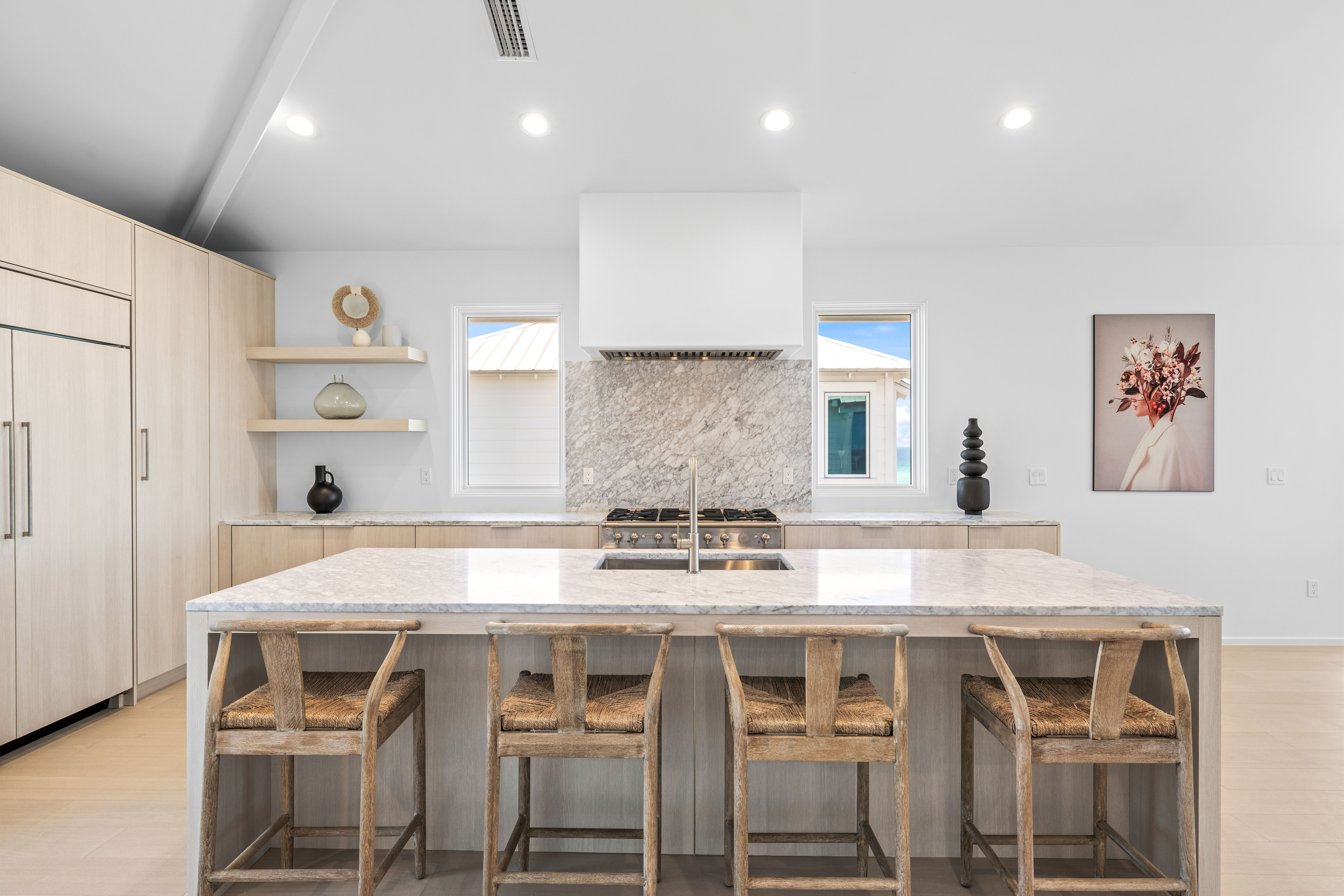  Four-Level Coastal Estate with Gulf Views in Exclusive Mala Beach - 物件實景