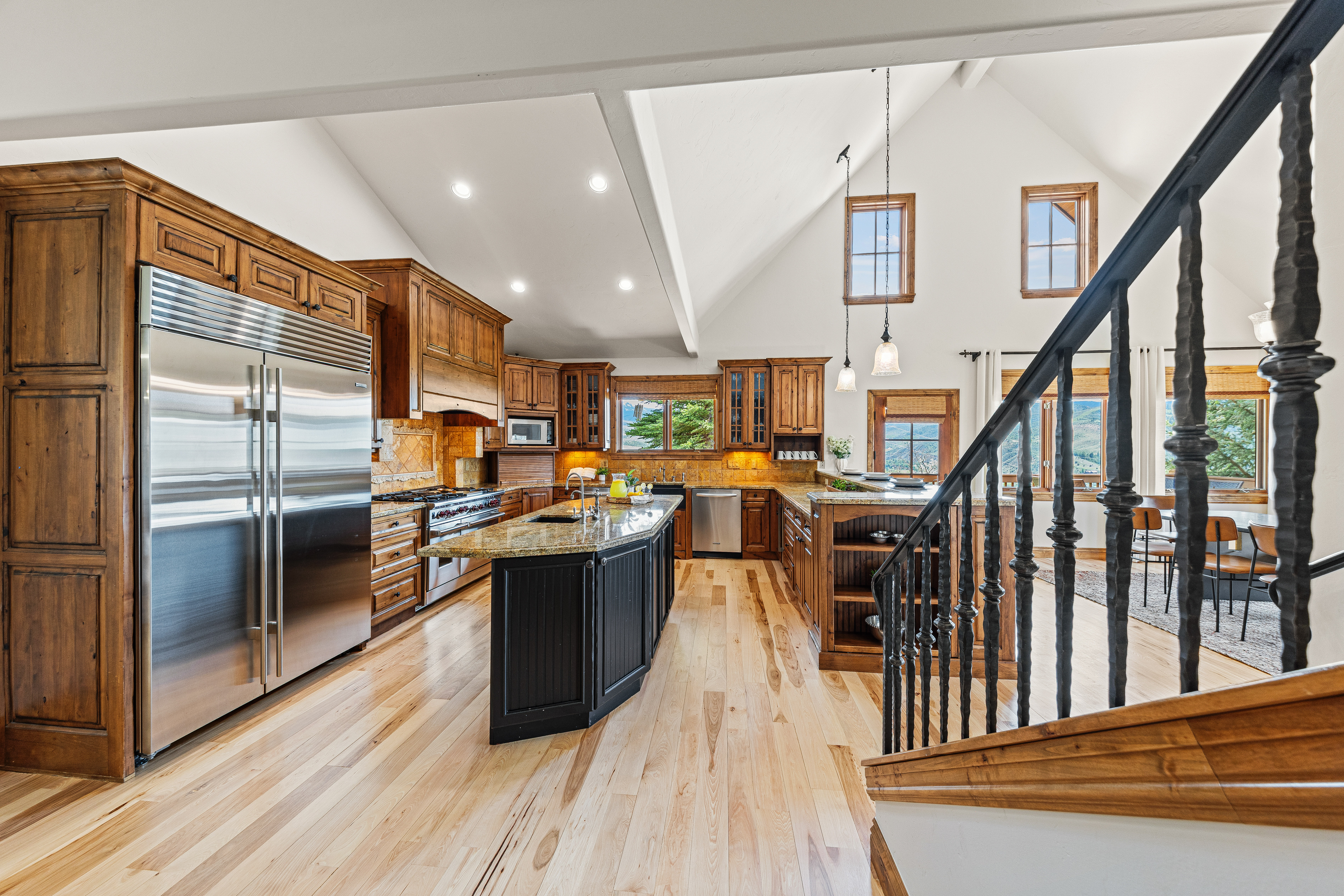  Exceptional Mountain Estate Offering Breathtaking Views - 物件實景