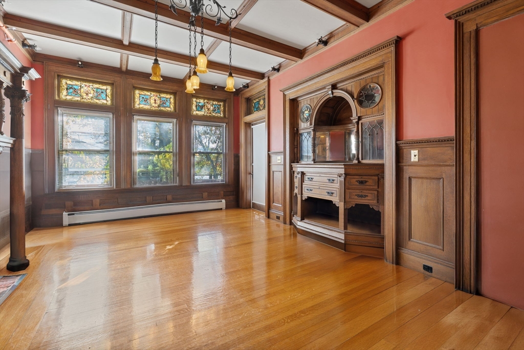 Worcester, Massachusetts, 01610, United States, 17 Bedrooms Bedrooms, ,4 BathroomsBathrooms,Residential,For Sale,1994286