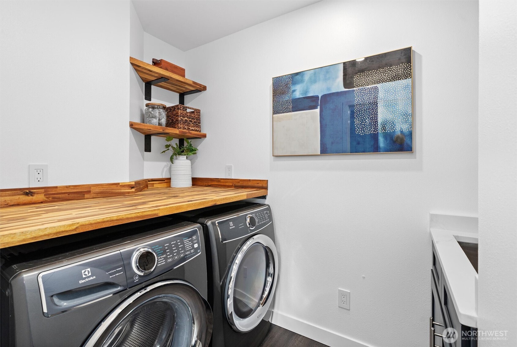 Renton, Washington, 98059, United States, 3 Bedrooms Bedrooms, ,2 BathroomsBathrooms,Residential,For Sale,1846529