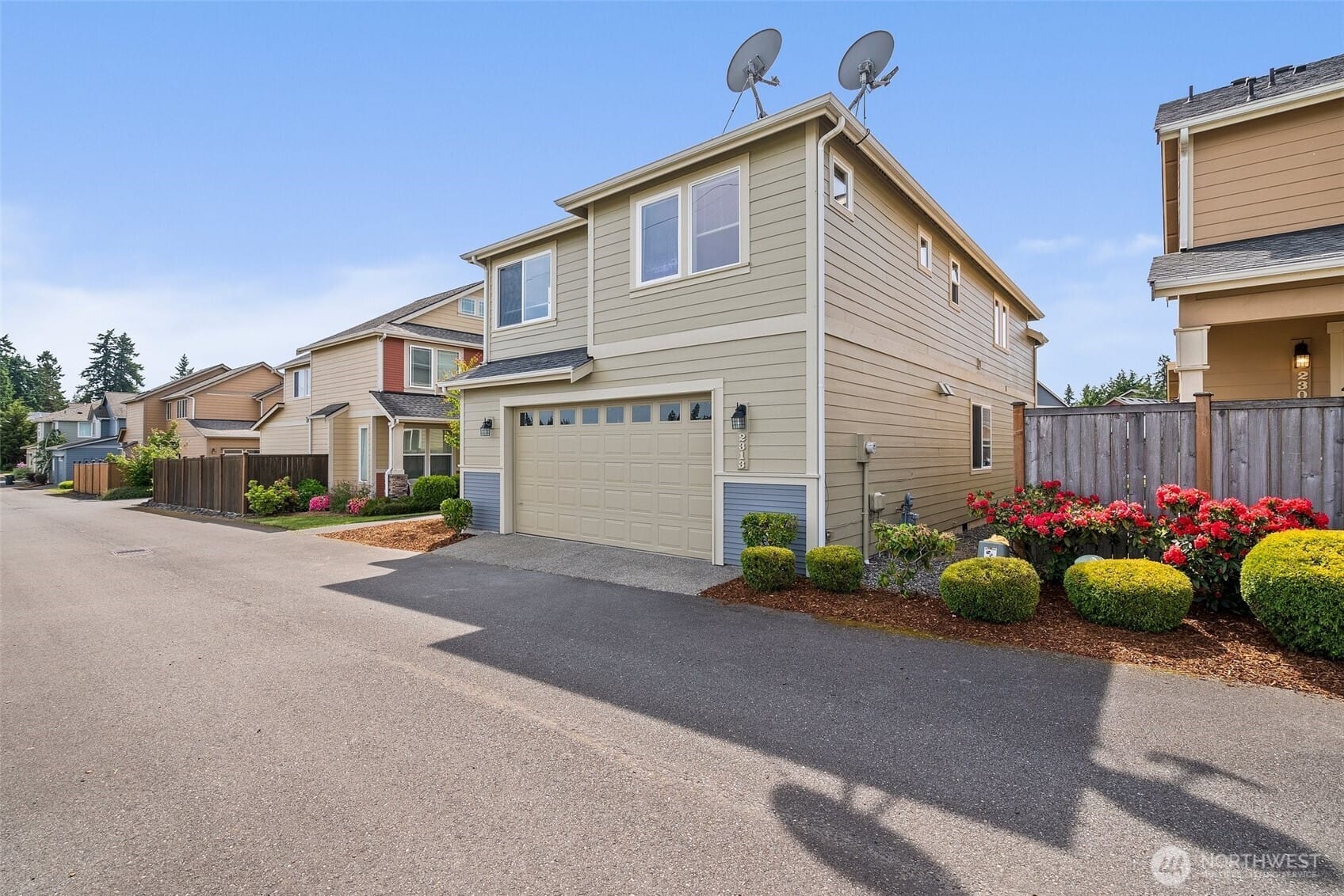Puyallup, Washington, 98374, United States, 3 Bedrooms Bedrooms, ,3 BathroomsBathrooms,Residential,For Sale,1849998