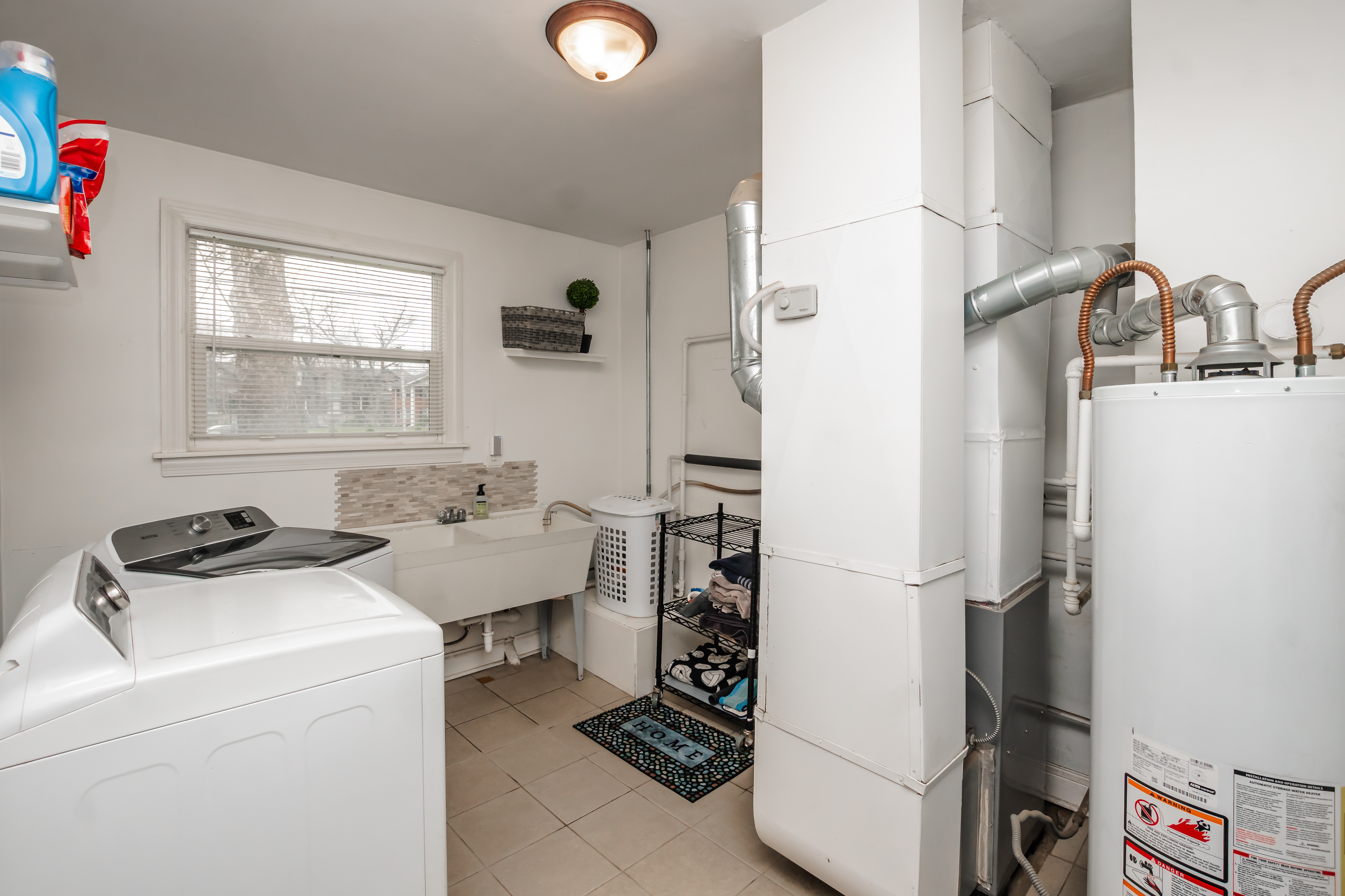  Beautifully Maintained Starter Home - 物件實景