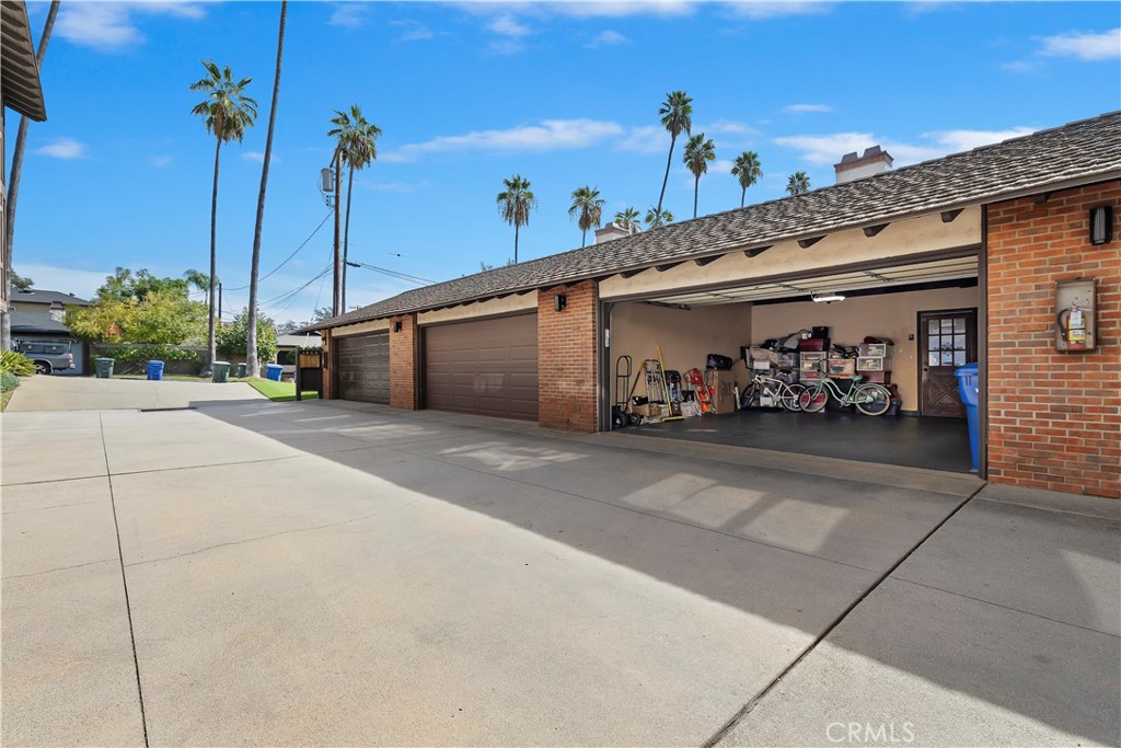 Sierra Madre, California, 91024, United States, 2 Bedrooms Bedrooms, ,3 BathroomsBathrooms,Residential,For Sale,1992859