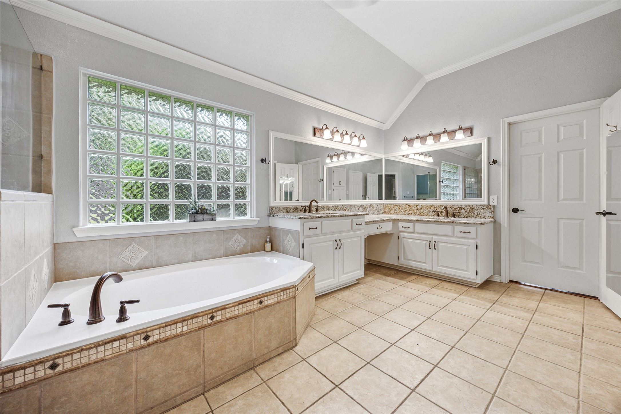 Southlake, Texas, 76092, United States, 4 Bedrooms Bedrooms, ,3 BathroomsBathrooms,Residential,For Sale,1895470