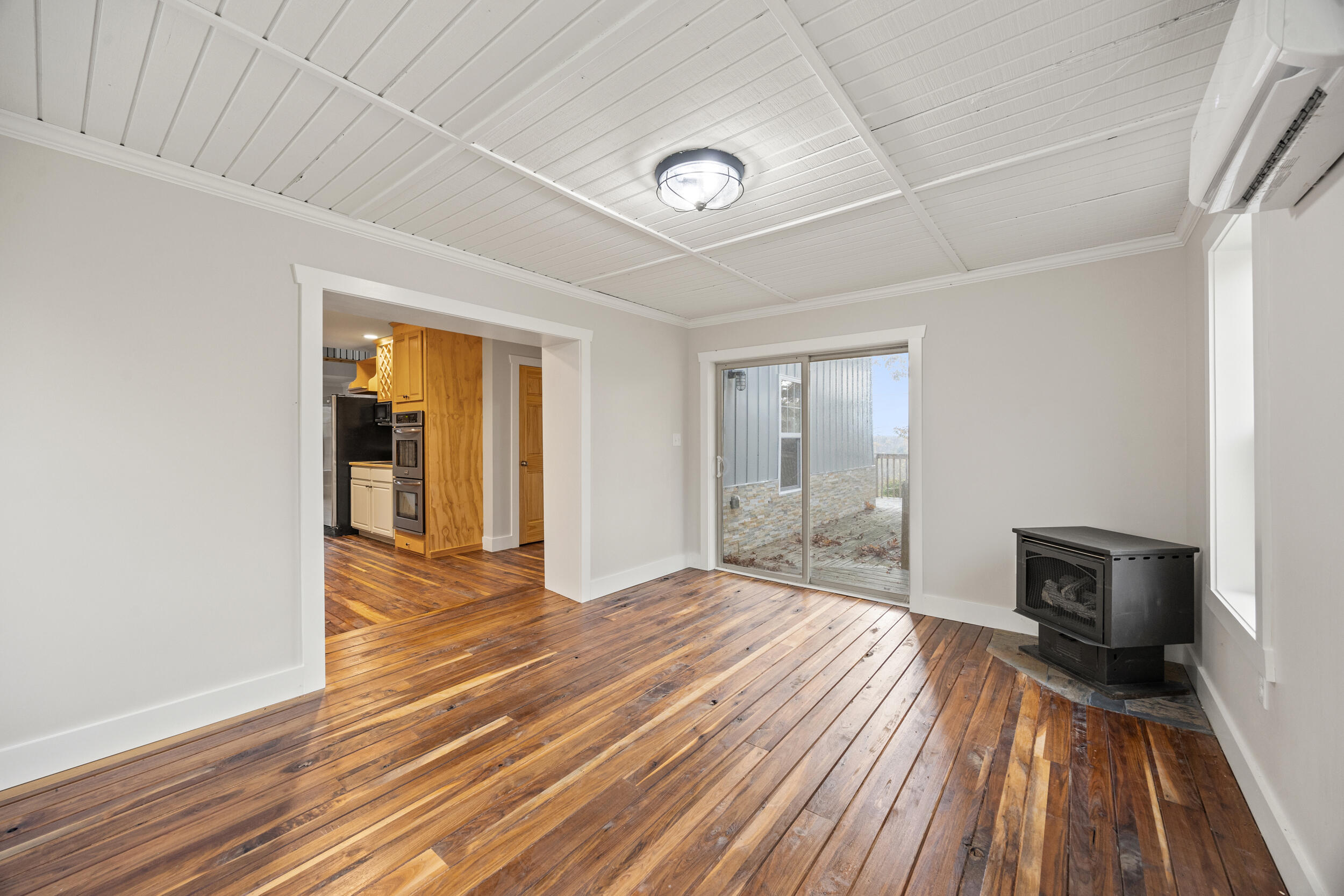 Corinth, Kentucky, 41010, United States, 4 Bedrooms Bedrooms, ,4 BathroomsBathrooms,Residential,For Sale,1992154