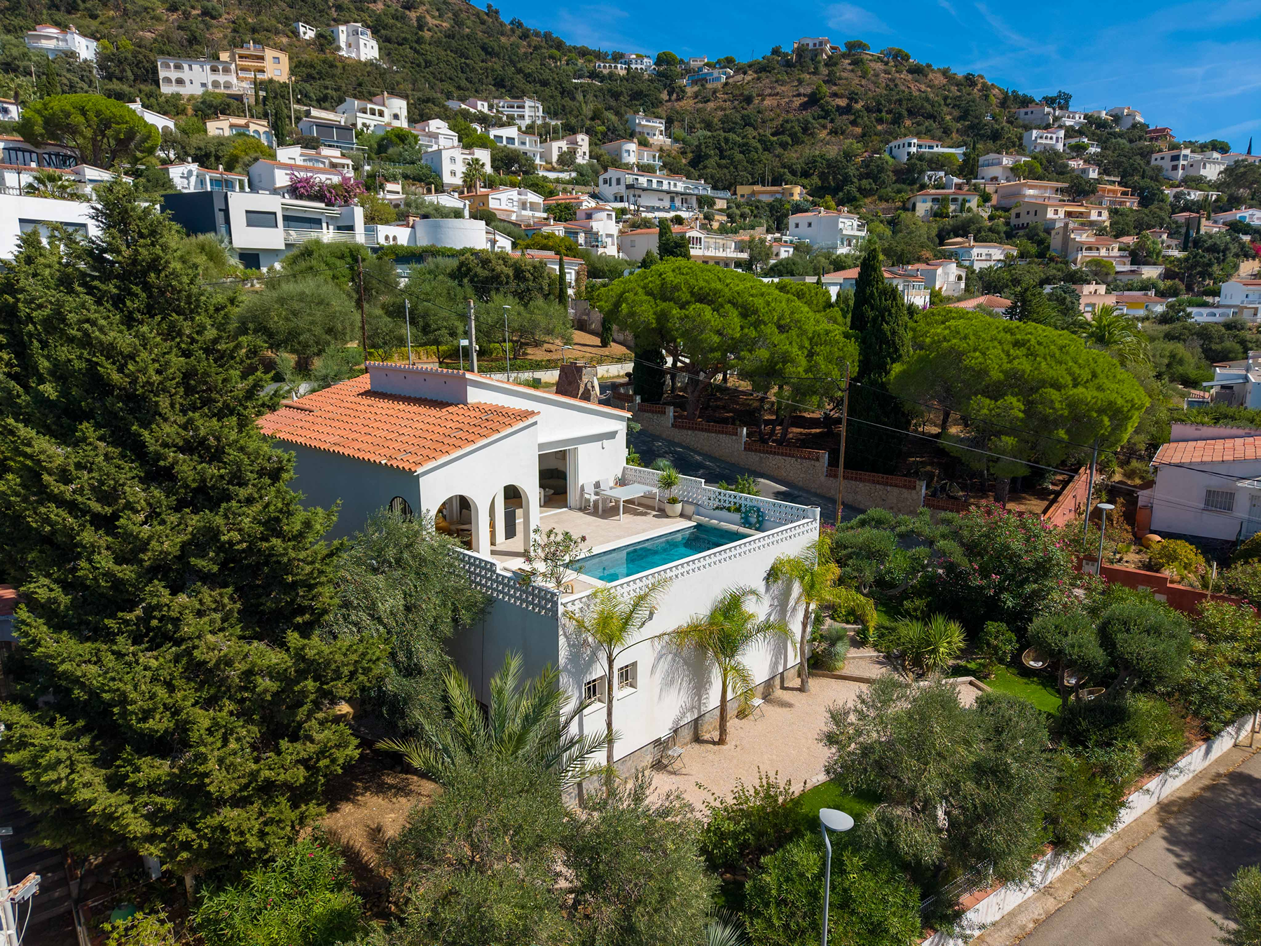  Contemporary villa with pool and panoramic views of Roses Bay - 物件實景