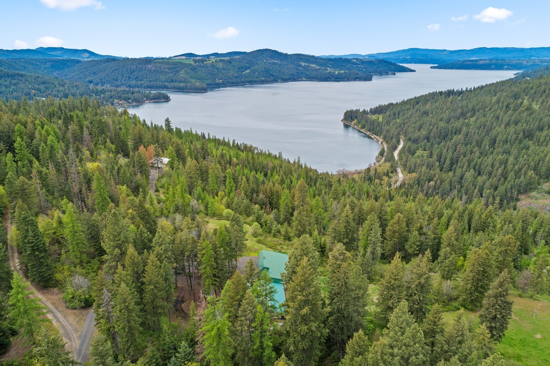  Beautiful Home with Expansive Lake Views - 物件實景