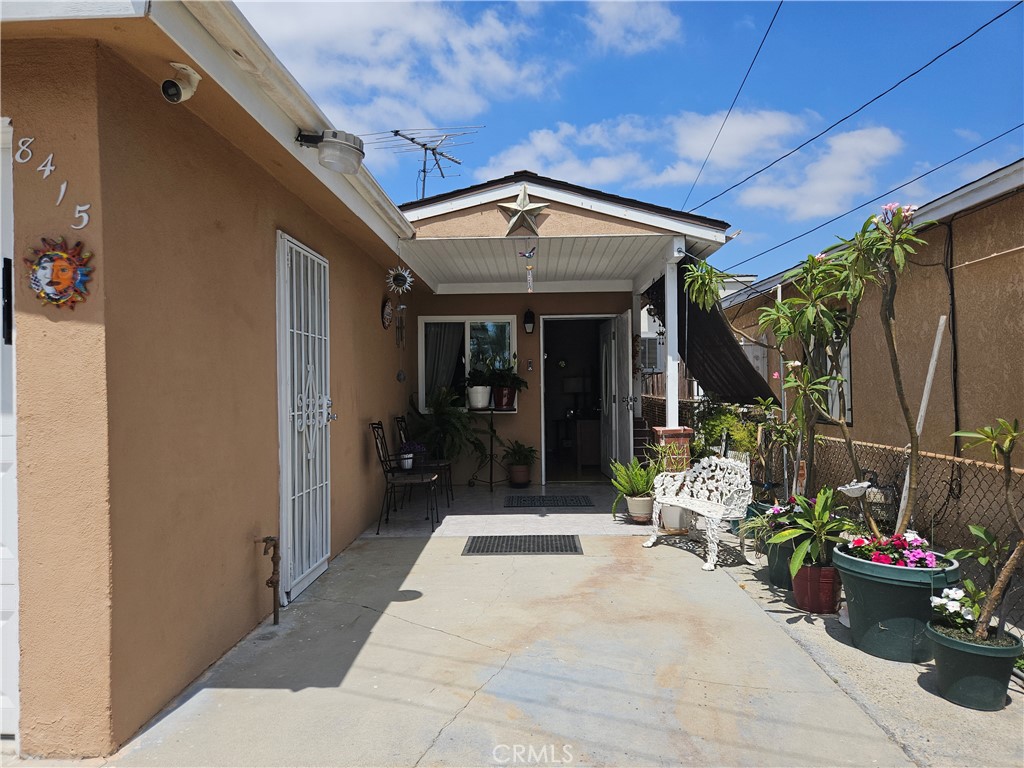 Paramount, California, 90723, United States, 2 Bedrooms Bedrooms, ,1 BathroomBathrooms,Residential,For Sale,1918130