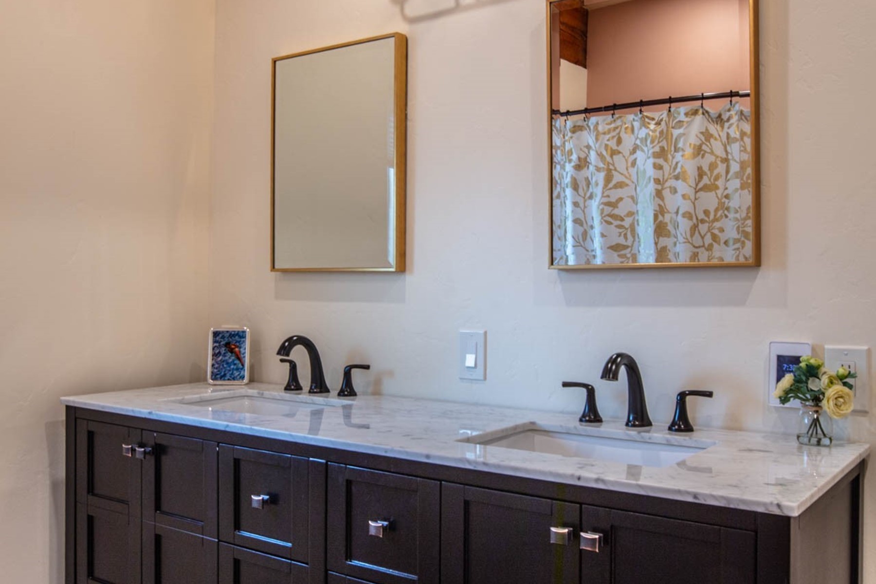  Renovated Waterfront Retreat with Private Dock & Guest Barn - 物件實景