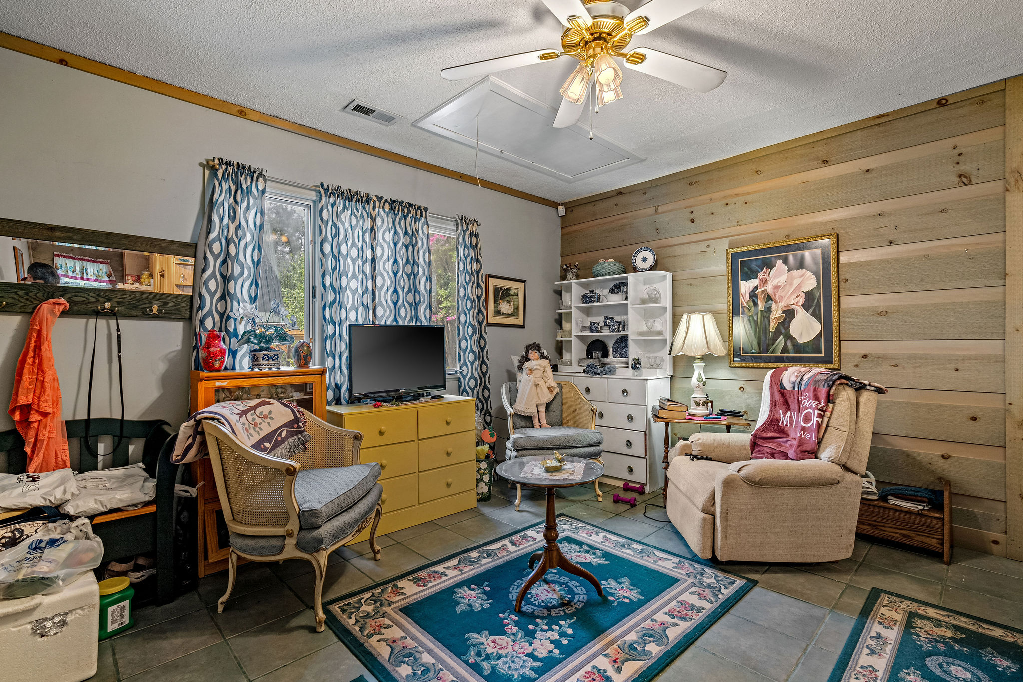 Dandridge, Tennessee, 37725, United States, 2 Bedrooms Bedrooms, ,2 BathroomsBathrooms,Residential,For Sale,1928860