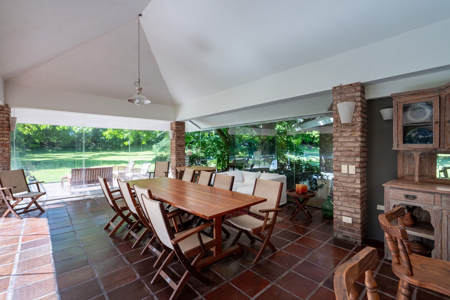  Prominent property in a residential neighborhood - 物件實景