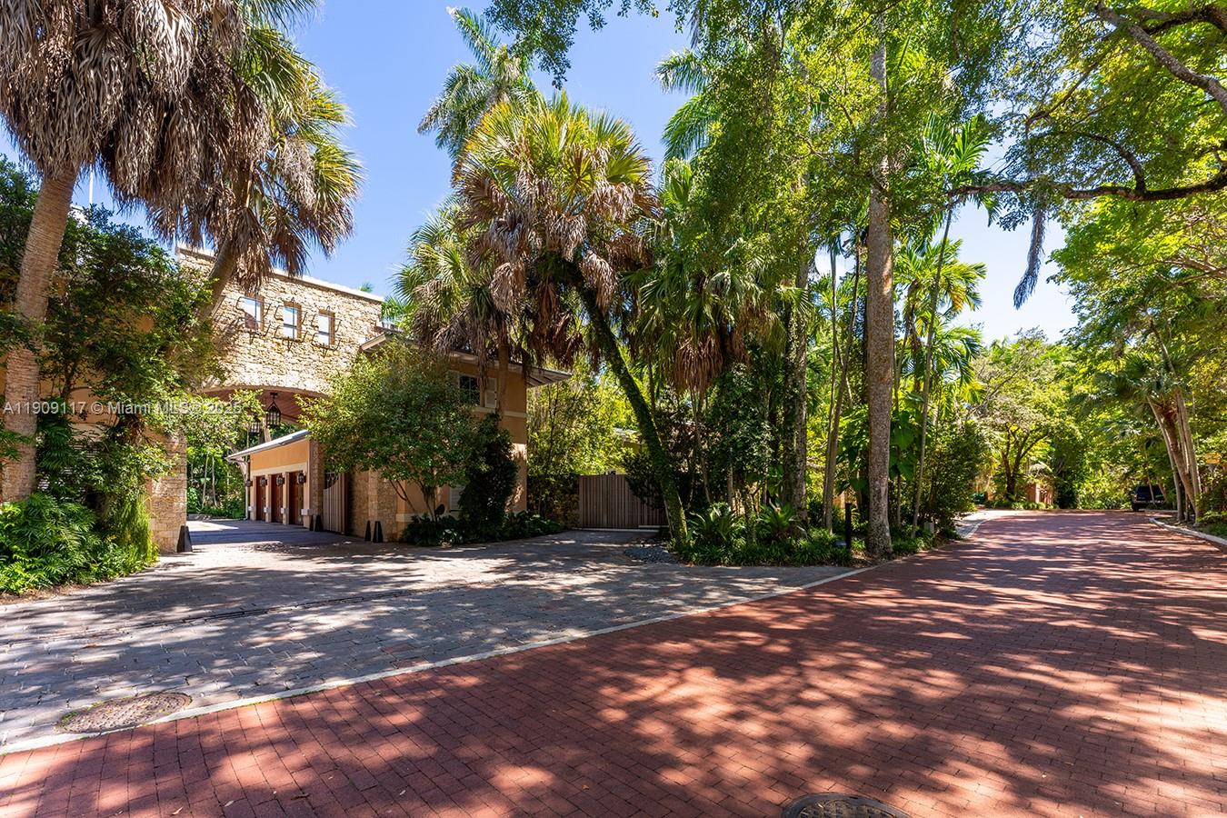 Miami, Florida, 33133, United States, 13 Bedrooms Bedrooms, ,18 BathroomsBathrooms,Residential,For Sale,1989288