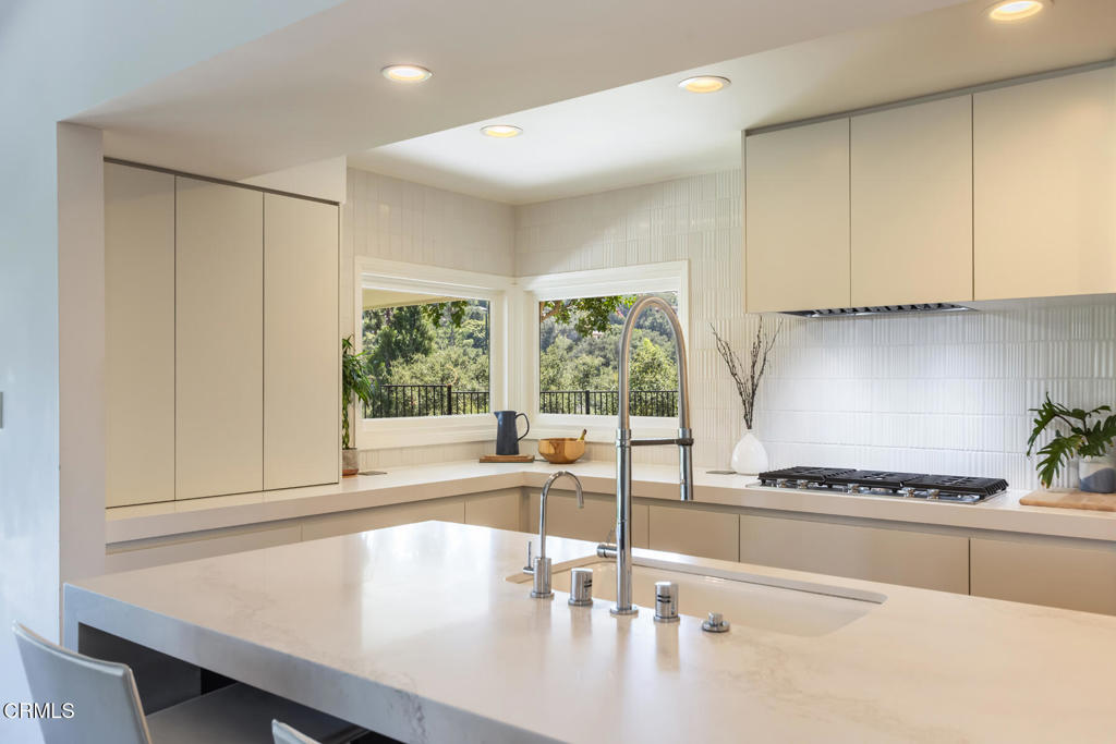La Canada Flintridge, California, 91011, United States, 3 Bedrooms Bedrooms, ,3 BathroomsBathrooms,Residential,For Sale,1941612
