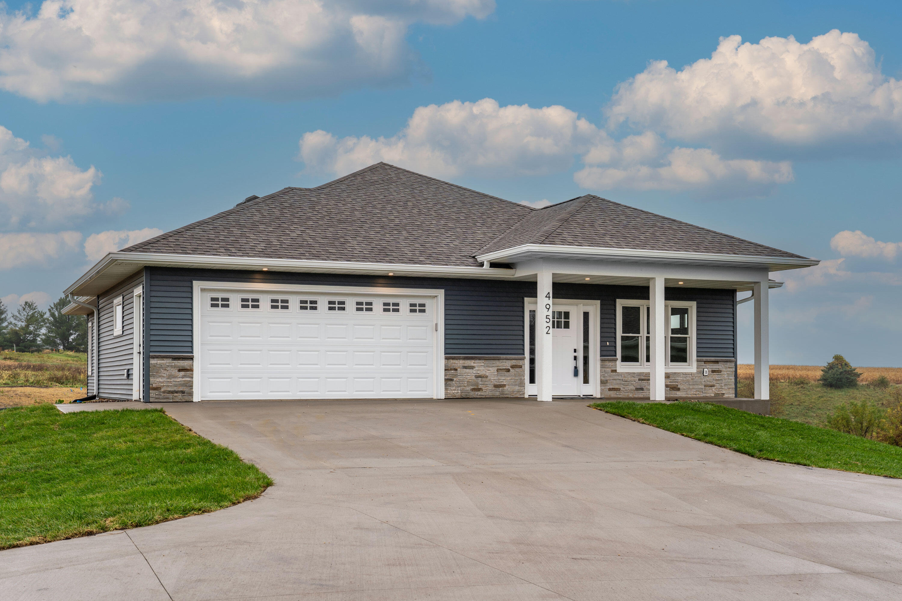 Shelby, Wisconsin, 54601, United States, 3 Bedrooms Bedrooms, ,3 BathroomsBathrooms,Residential,For Sale,1966878