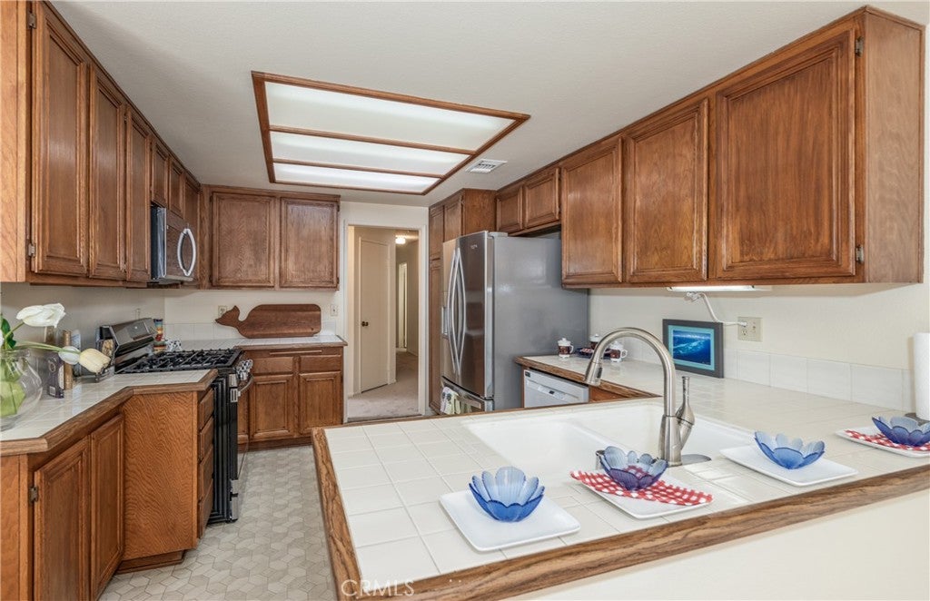 Redlands, California, 92374, United States, 3 Bedrooms Bedrooms, ,2 BathroomsBathrooms,Residential,For Sale,1975429