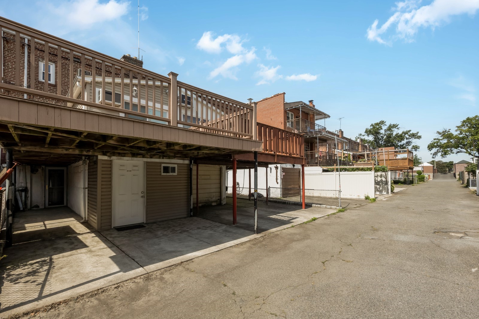 Middle Village, New York, 11379, United States, 2 Bedrooms Bedrooms, ,2 BathroomsBathrooms,Residential,For Sale,1941083