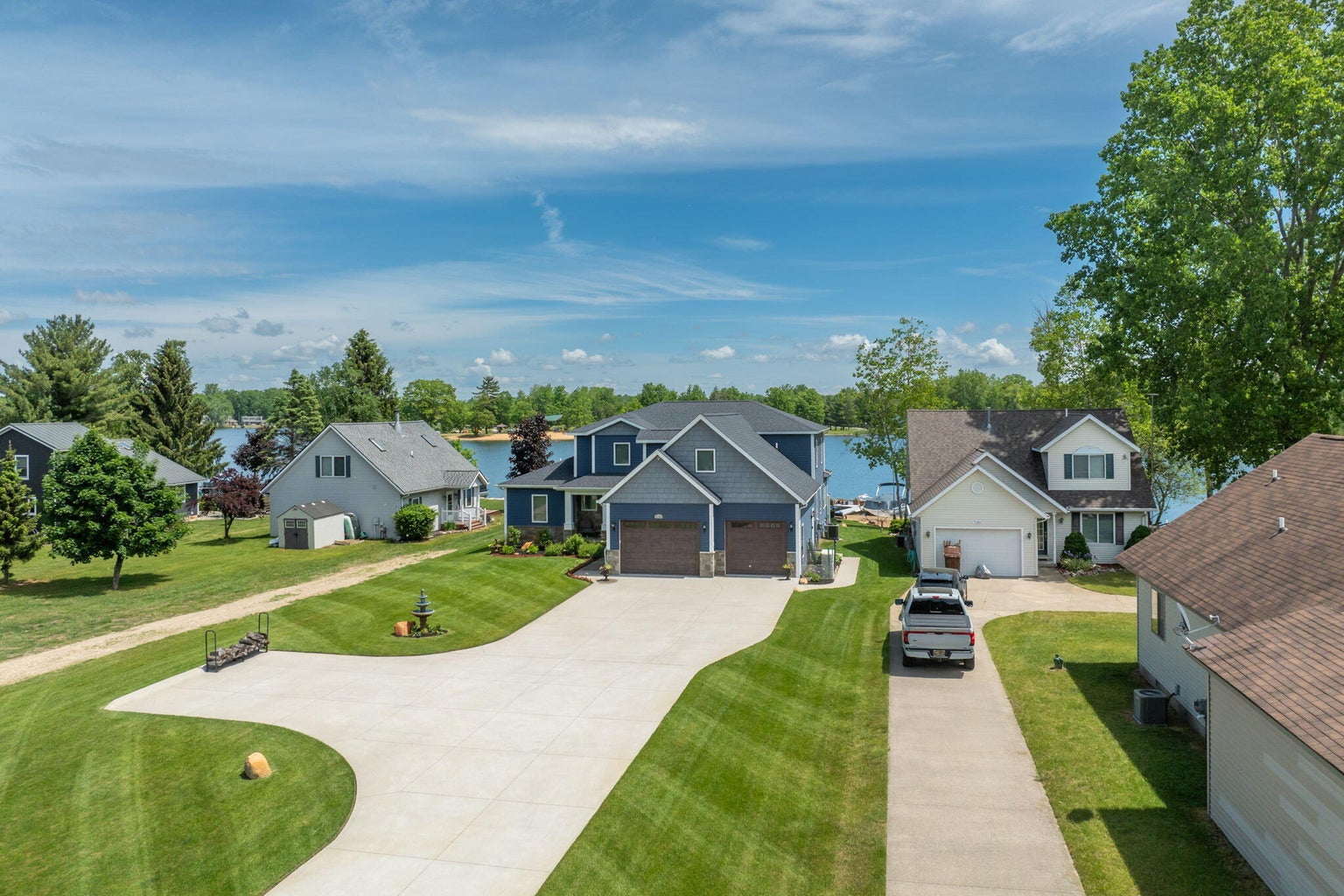 Canadian Lakes, Michigan, 49346, United States, 7 Bedrooms Bedrooms, ,5 BathroomsBathrooms,Residential,For Sale,1765643