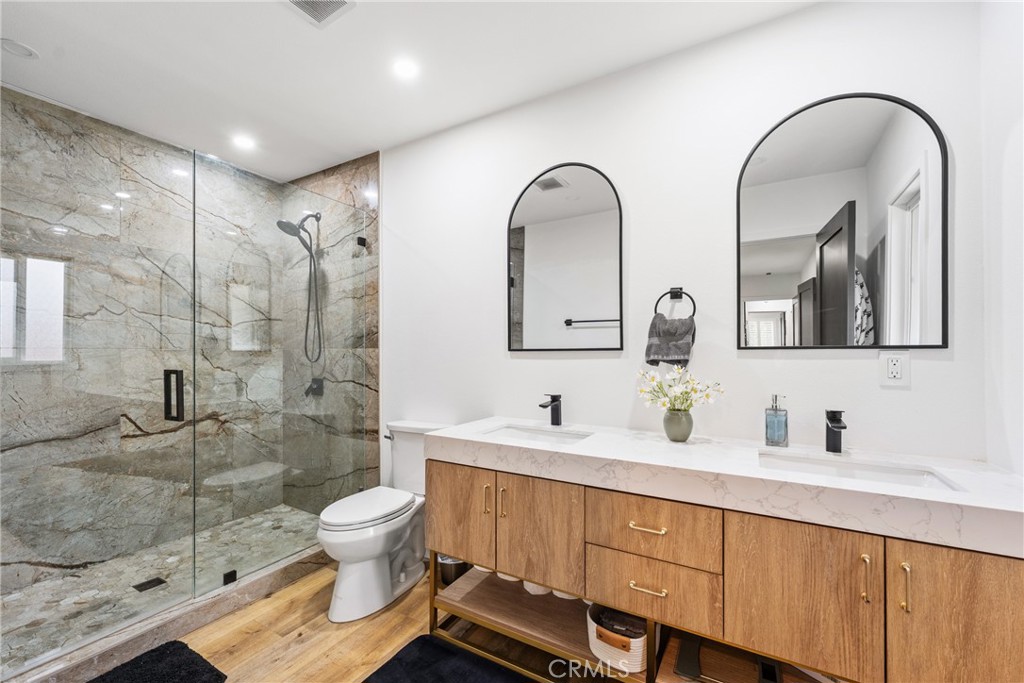 Woodland Hills, California, 91364, United States, 3 Bedrooms Bedrooms, ,2 BathroomsBathrooms,Residential,For Sale,1902441