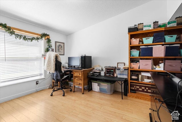 Manti, Utah, 84642, United States, 5 Bedrooms Bedrooms, ,2 BathroomsBathrooms,Residential,For Sale,1976872