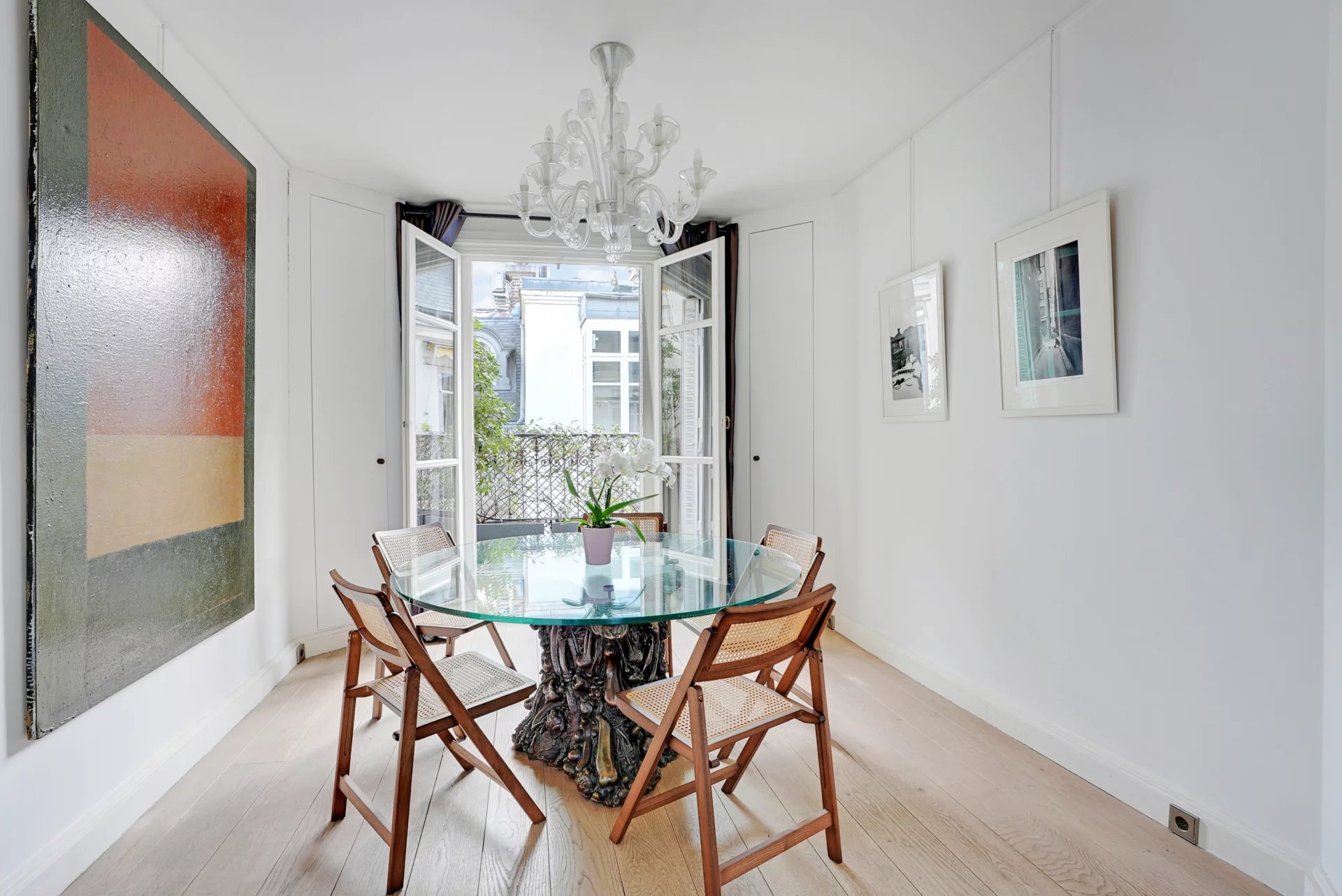 Paris 8th, Île-de-France, 75008, FR, 4 Bedrooms Bedrooms, ,2 BathroomsBathrooms,Residential,For Sale,1669090