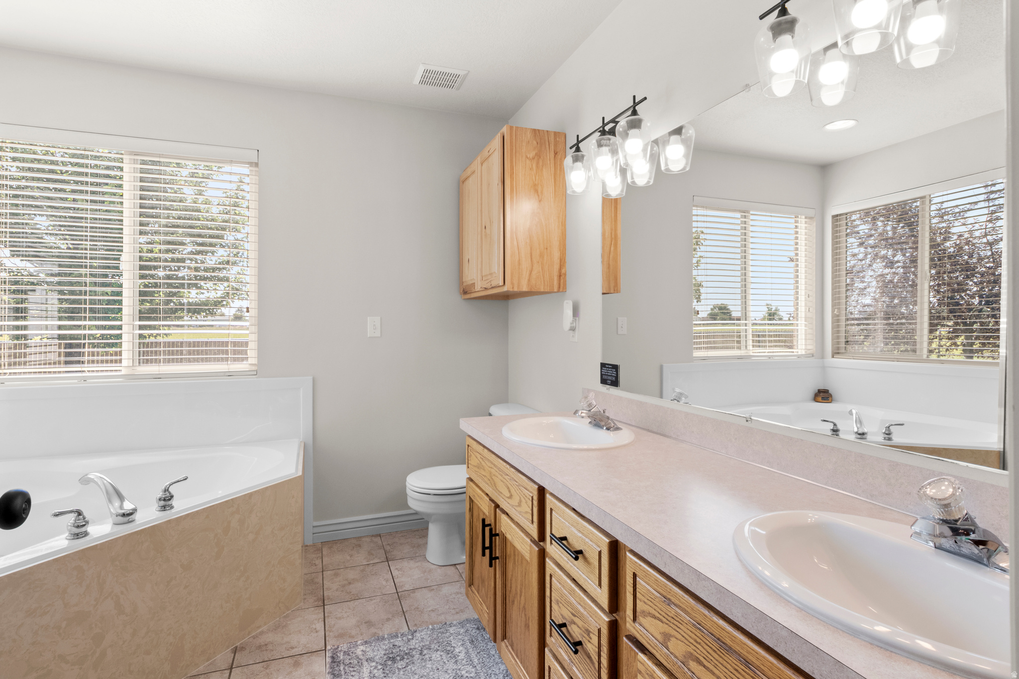 Hooper, Utah, 84315, United States, 3 Bedrooms Bedrooms, ,2 BathroomsBathrooms,Residential,For Sale,1986261