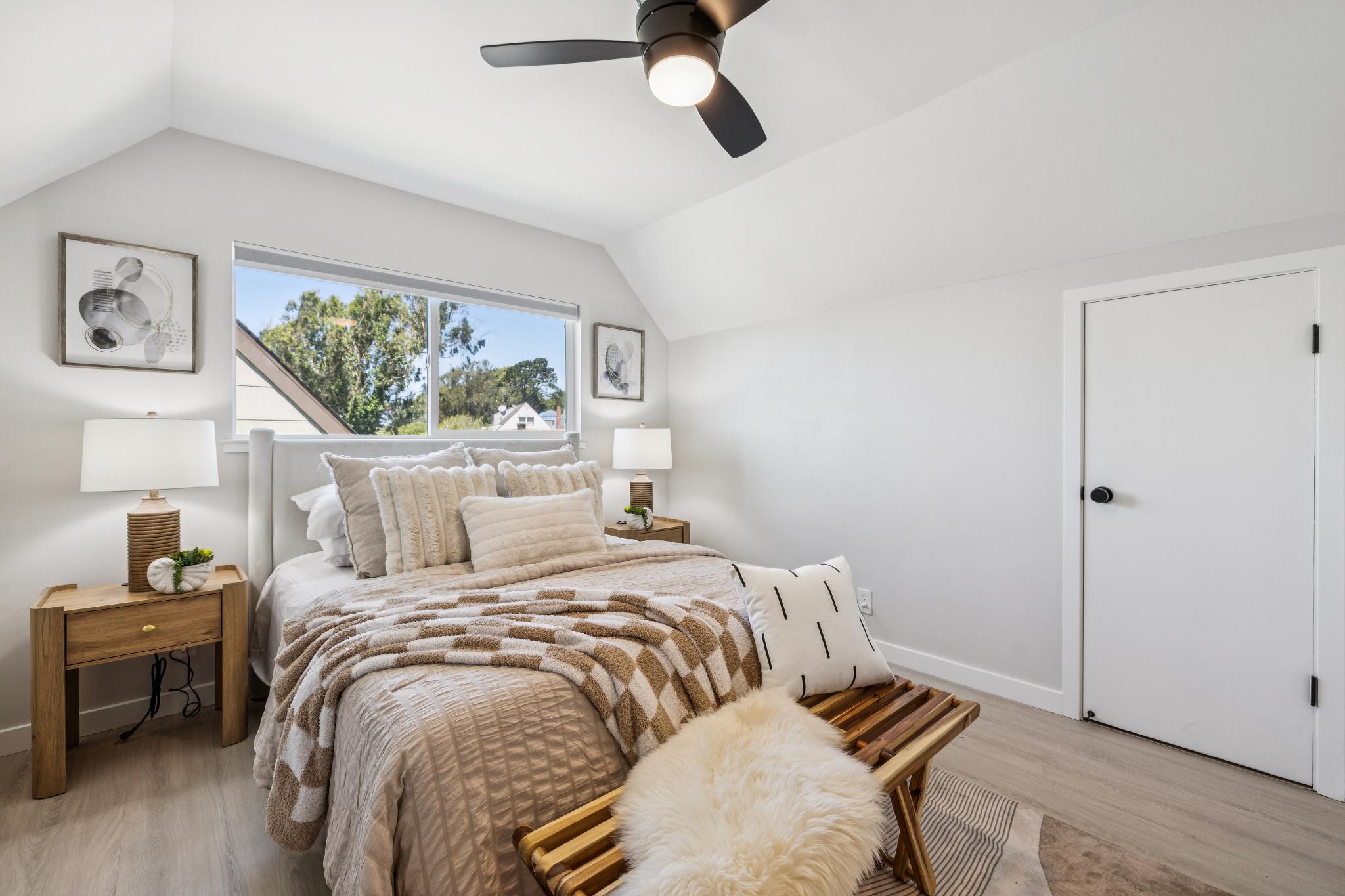  Exceptional Pacifica Retreat with Views - 物件實景