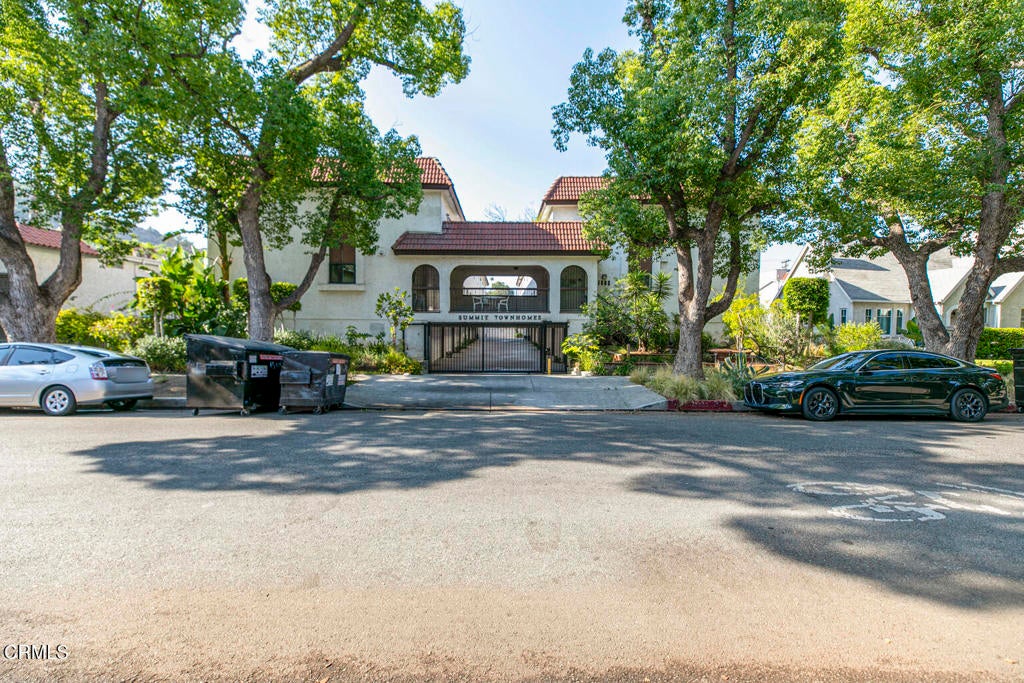 Glendale, California, 91205, United States, 3 Bedrooms Bedrooms, ,2 BathroomsBathrooms,Residential,For Sale,1938623